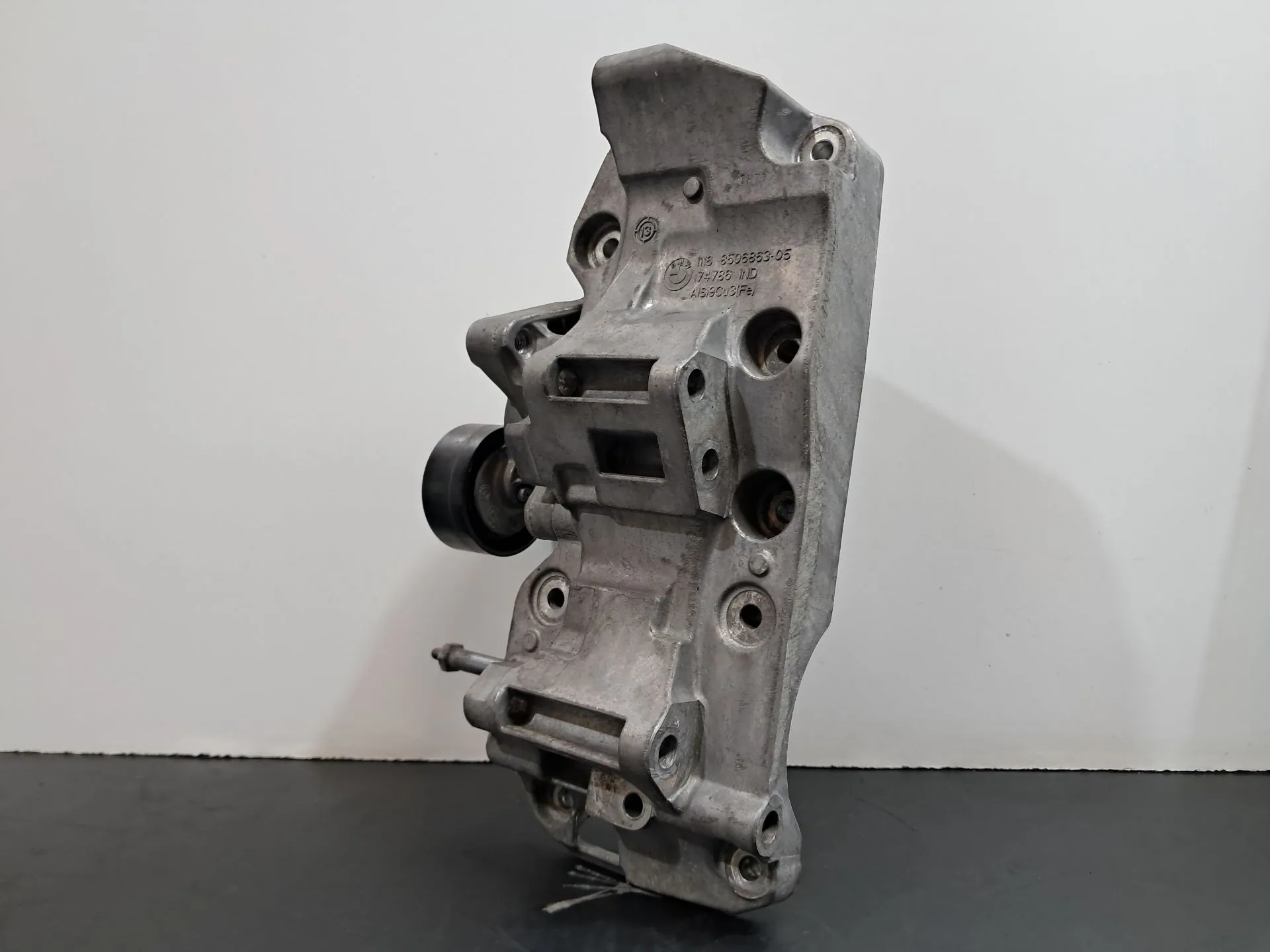 Suporte do alternador BMW X5 (F15, F85)