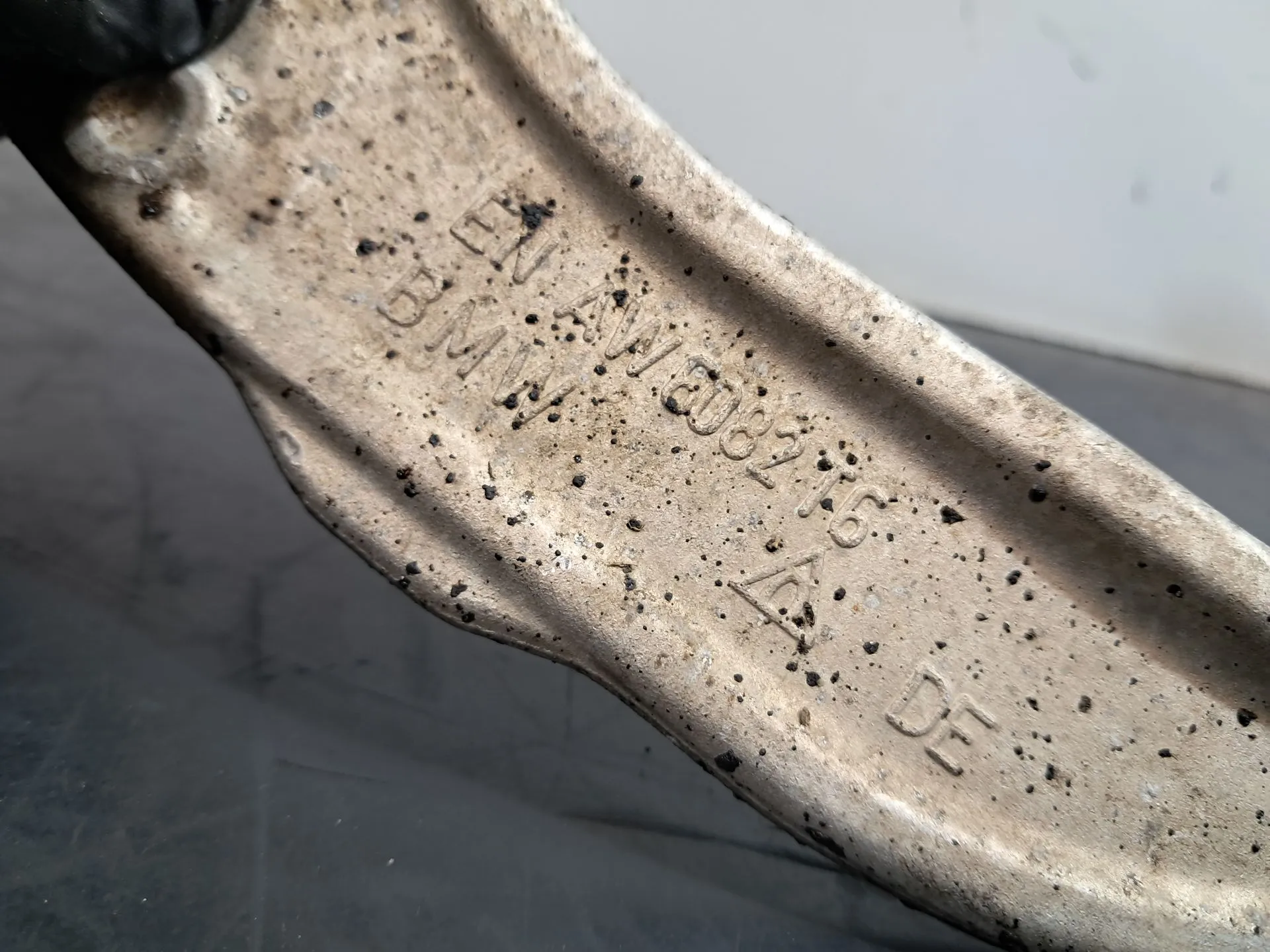 Bras de suspension Avant gauche BMW X5 (F15, F85) Imagem-1