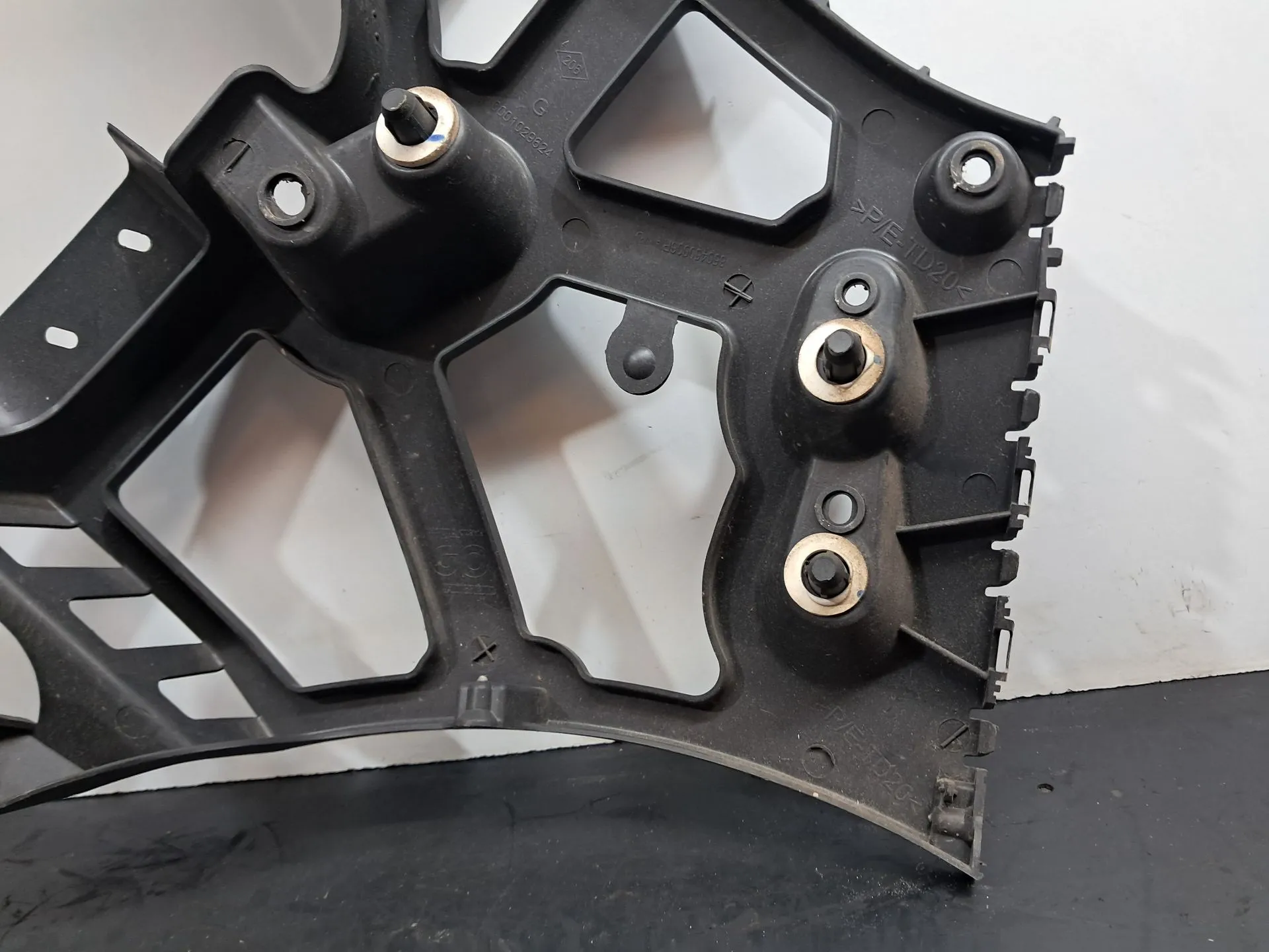 Guida paraurti posteriore sinistro RENAULT Megane III (BZ0_) Imagem-4