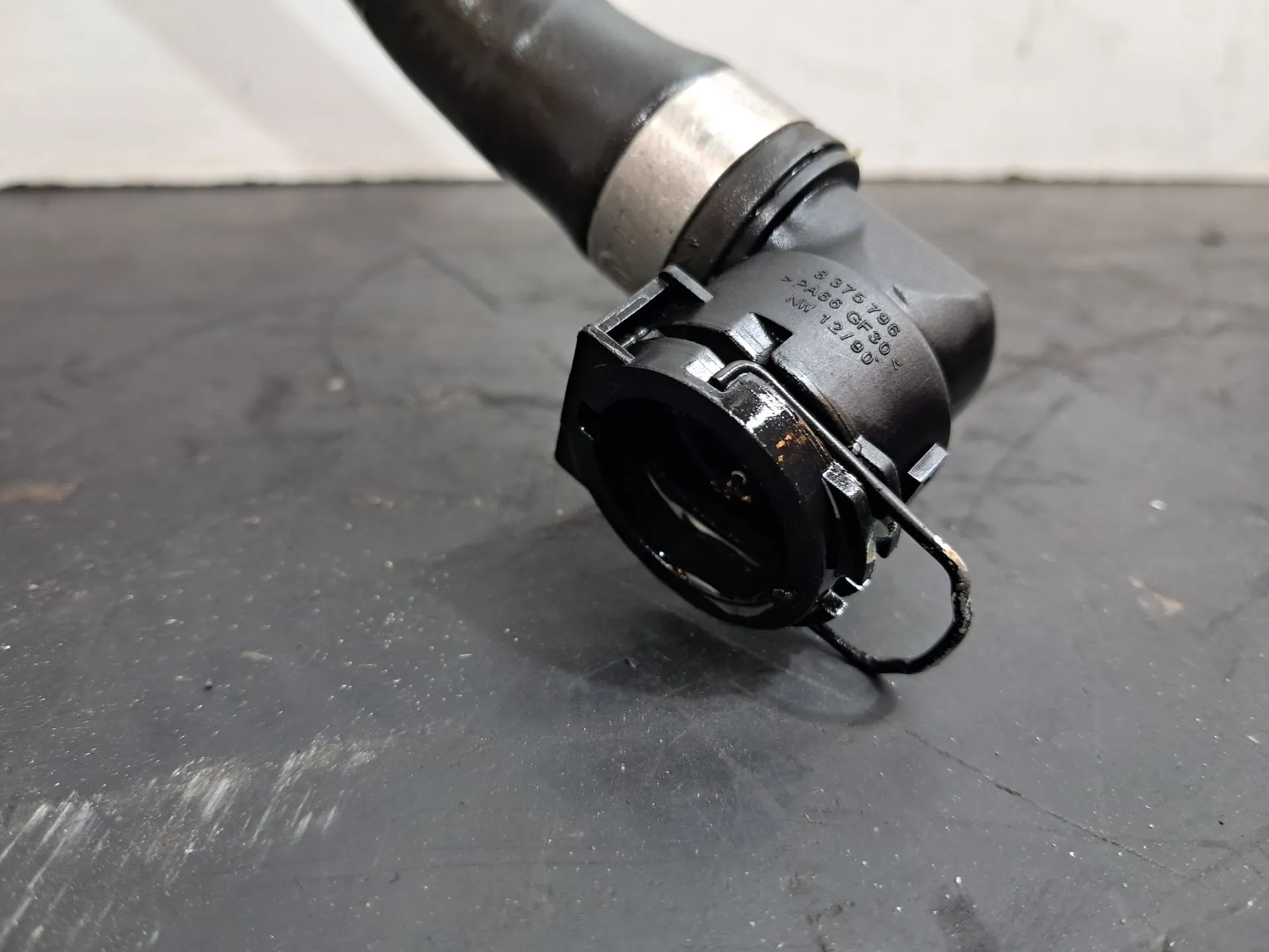 Tuyau/ Durite d'eau BMW X5 (F15, F85) Imagem-1