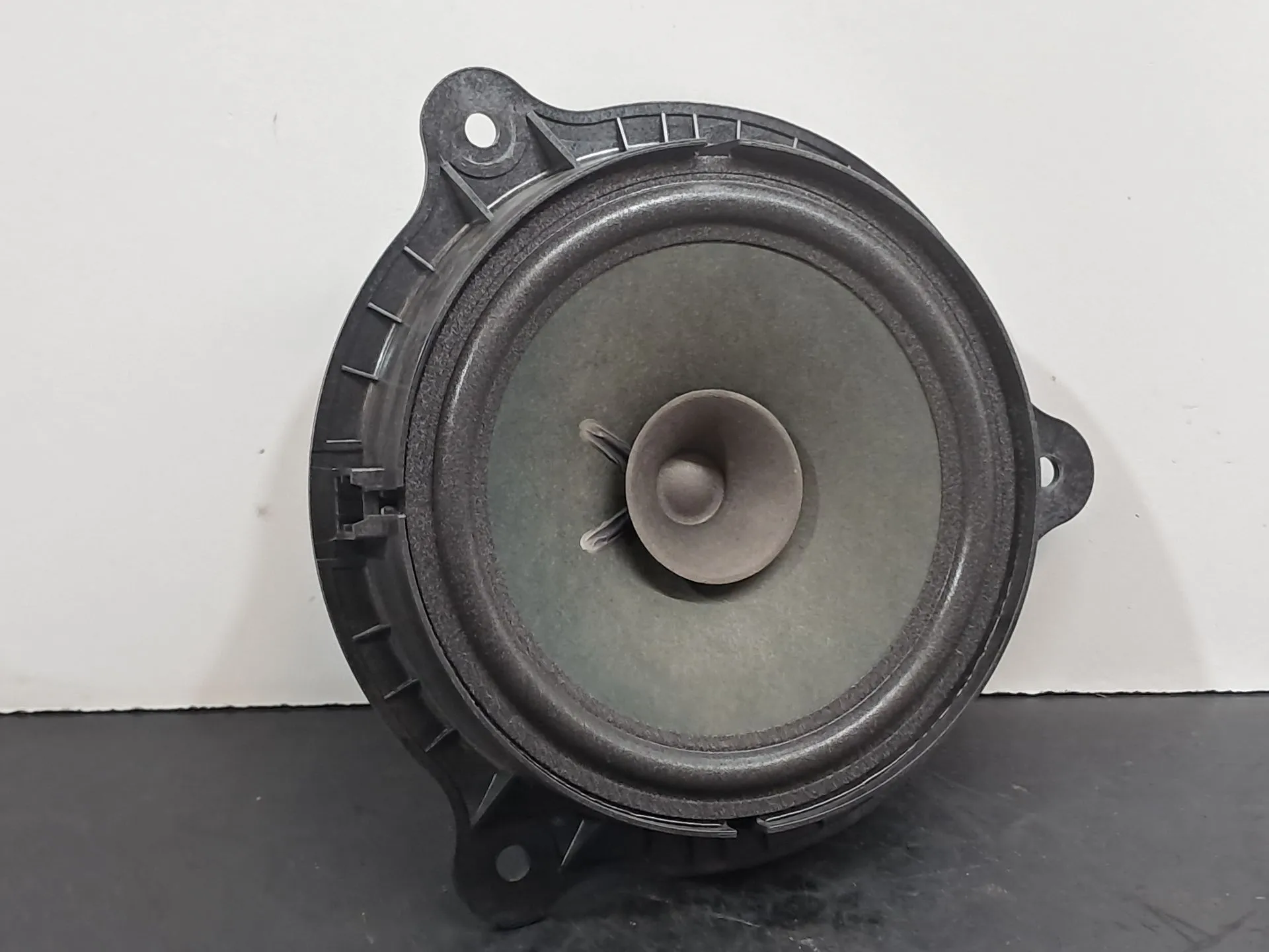 Columna de sonido NISSAN Micra V (K14)