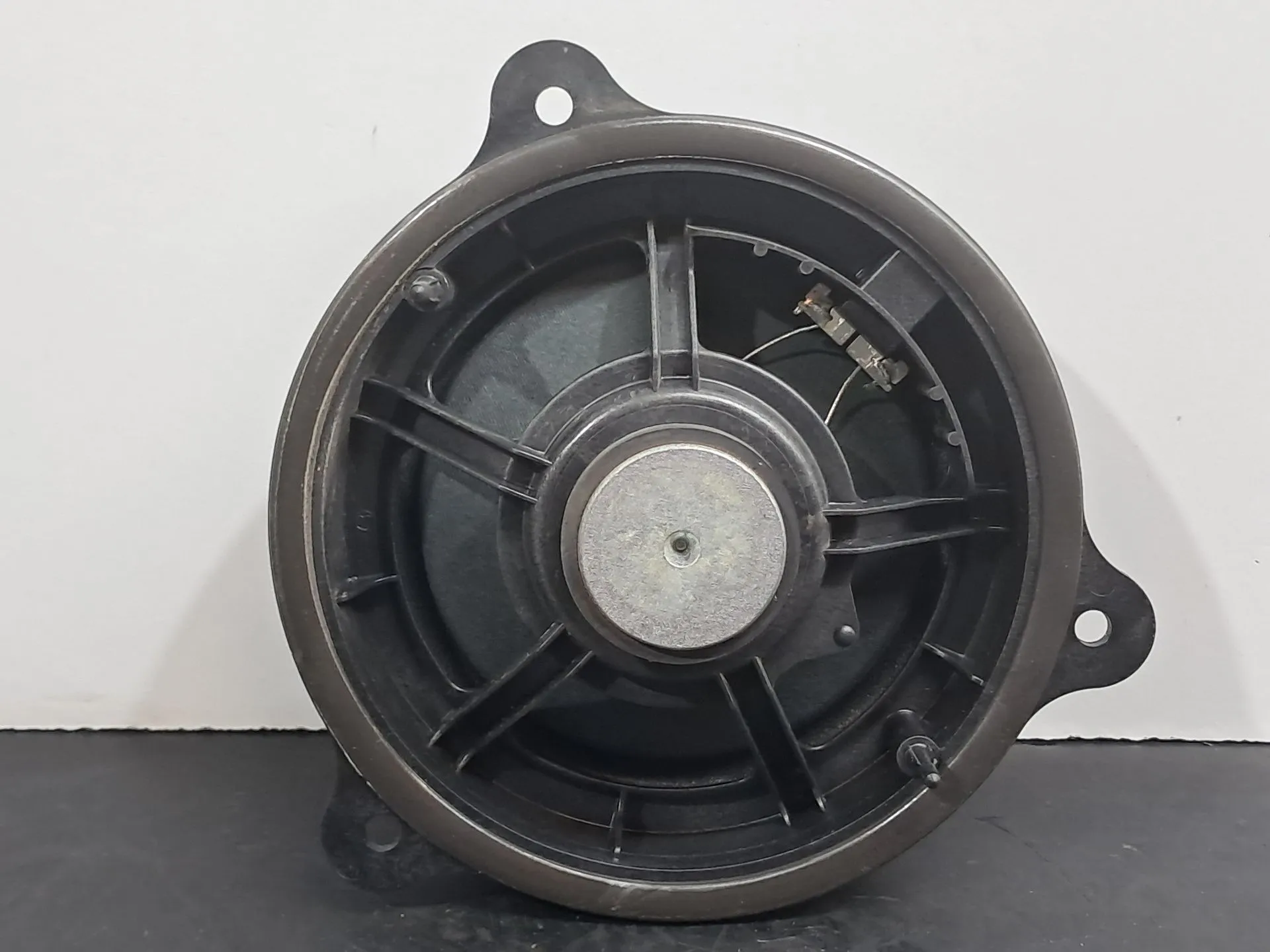 Sound system column / Speakers  NISSAN Micra V (K14) Imagem-1