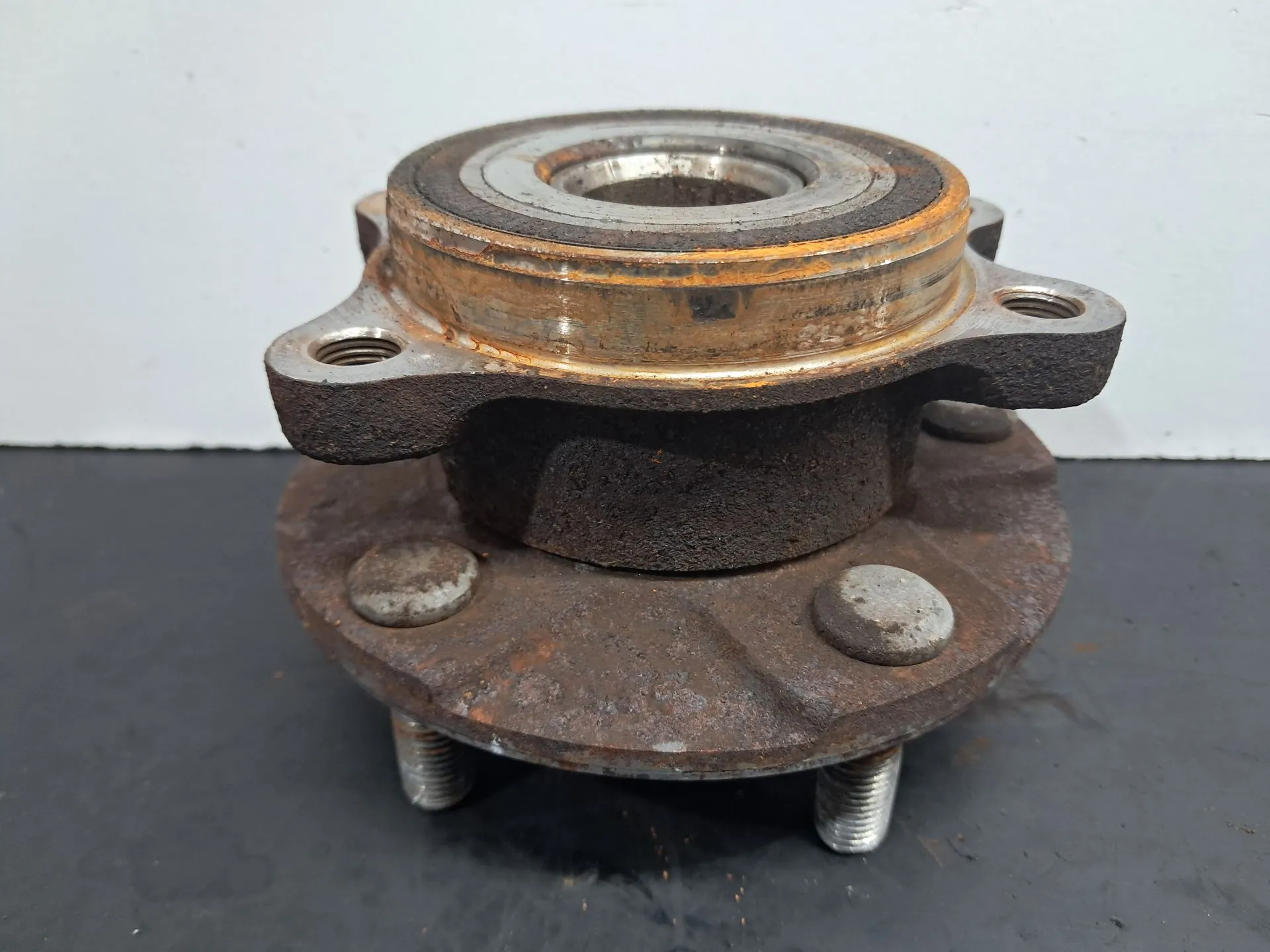 Wheel hub TOYOTA Avensis Sedan (_T27_) Imagem-3