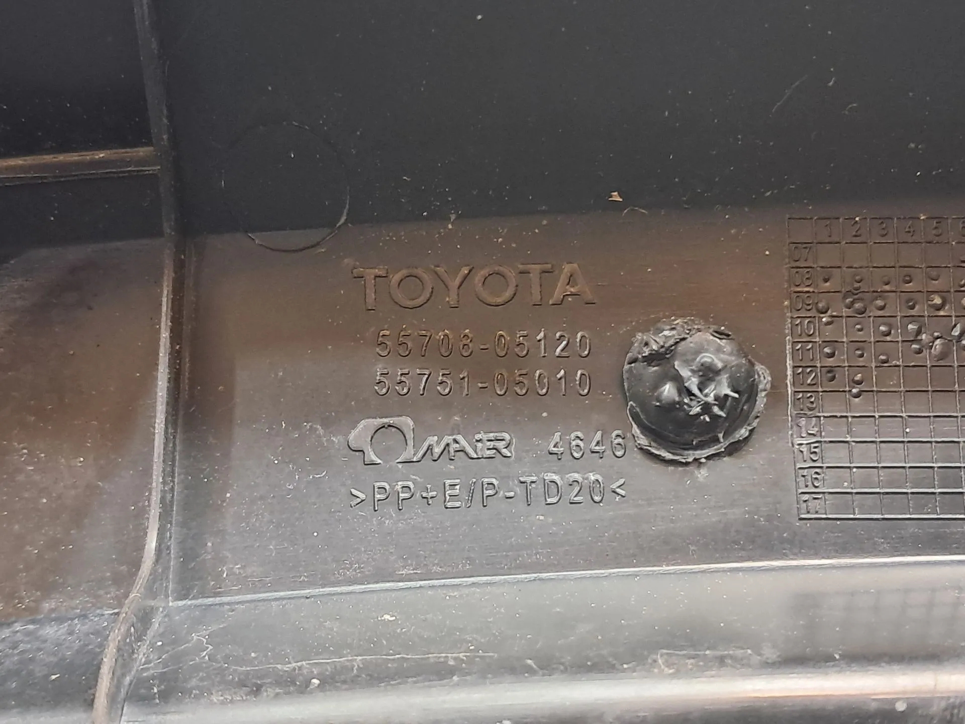 Torpedo TOYOTA Avensis Sedan (_T27_) Imagem-12