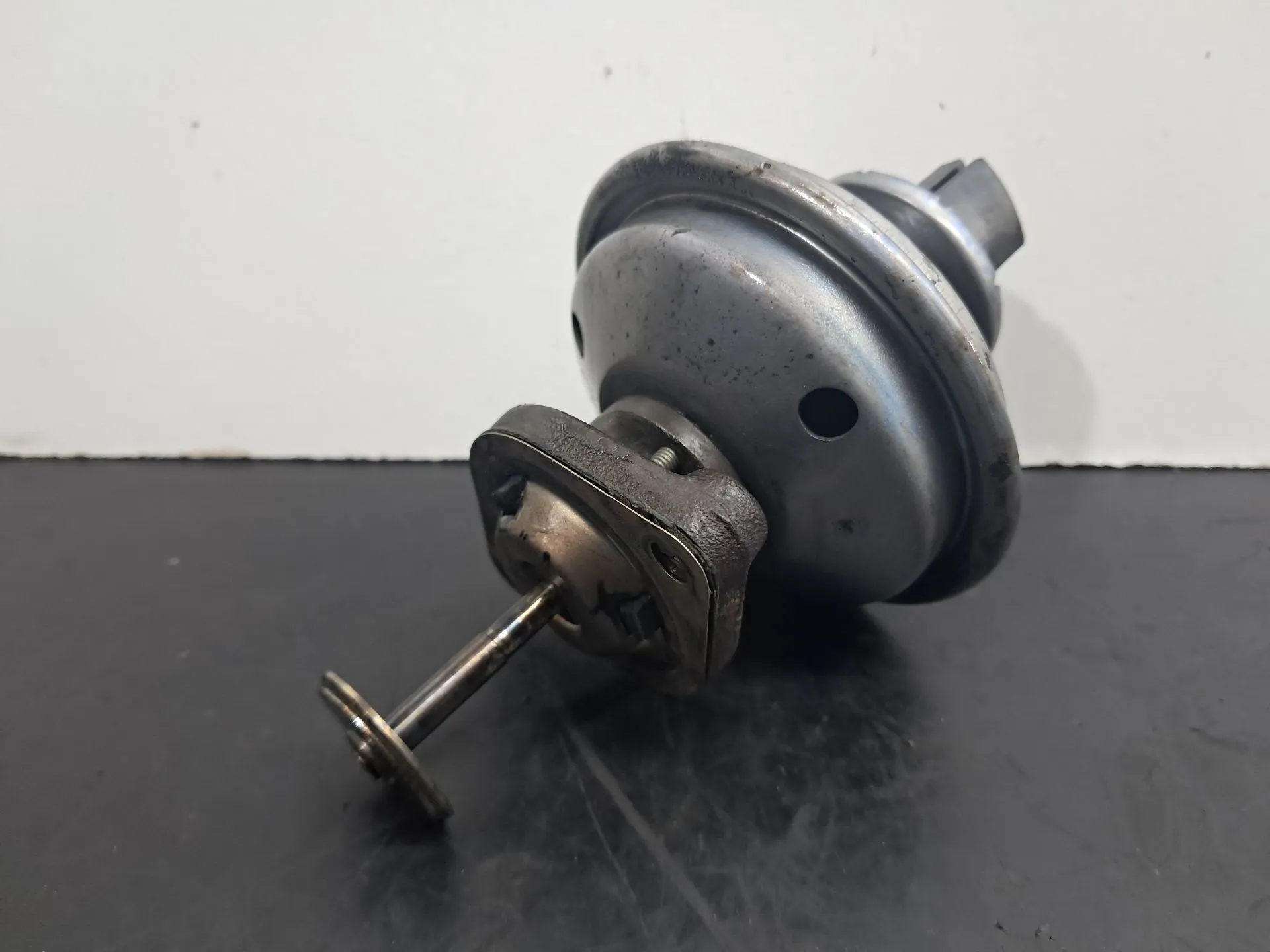 EGR valve BMW 1 (E87)