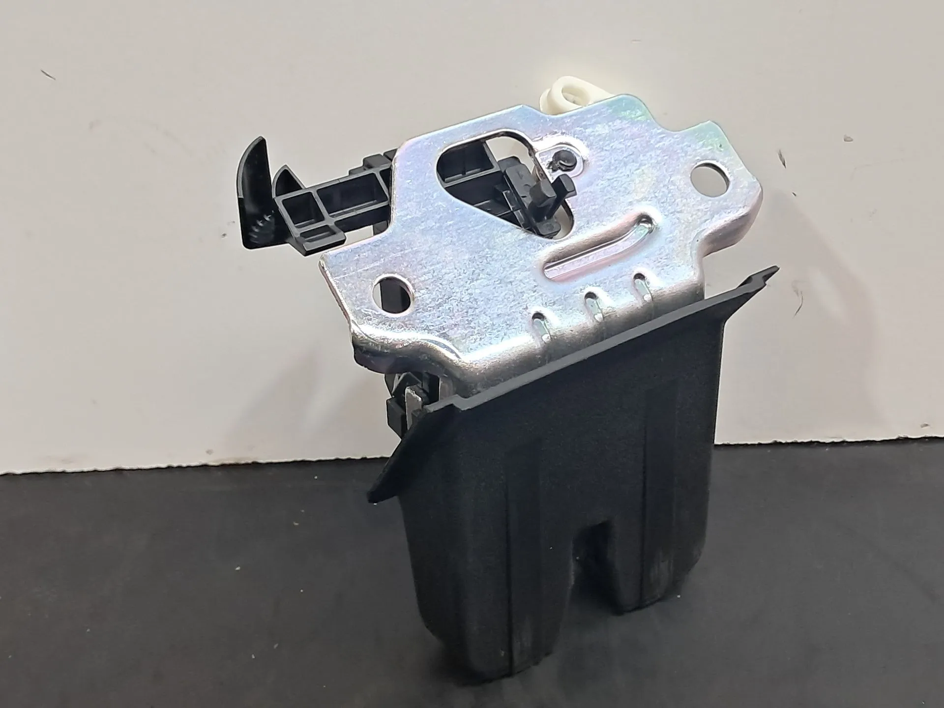 Fechadura / fecho da mala VOLKSWAGEN Tiguan (AD1, AX1) Imagem-3