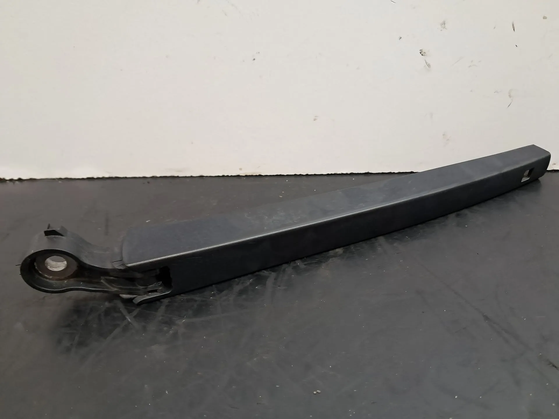 Rear wiper arm VOLKSWAGEN Tiguan (AD1, AX1)