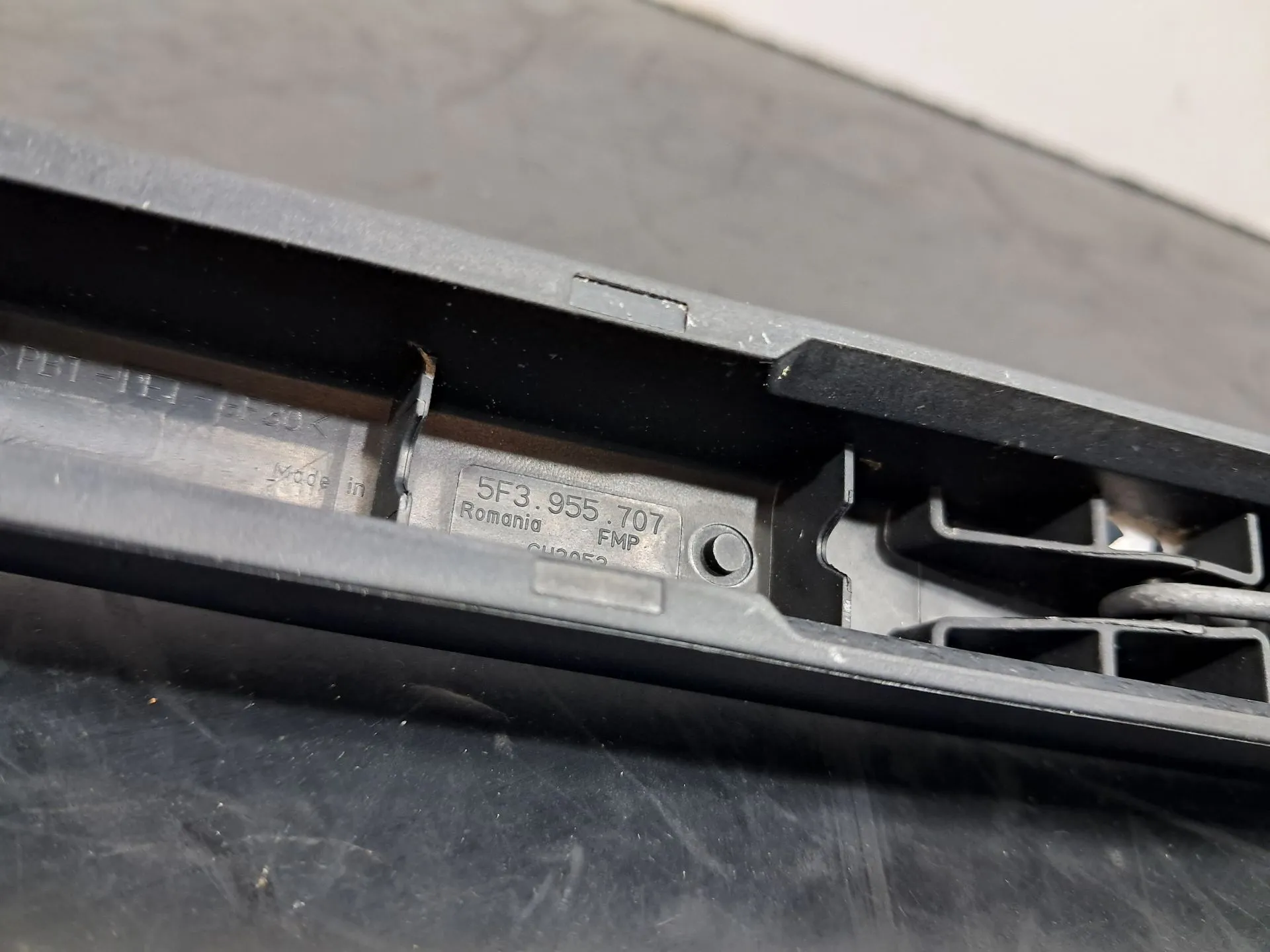 Rear wiper arm VOLKSWAGEN Tiguan (AD1, AX1) Imagem-3