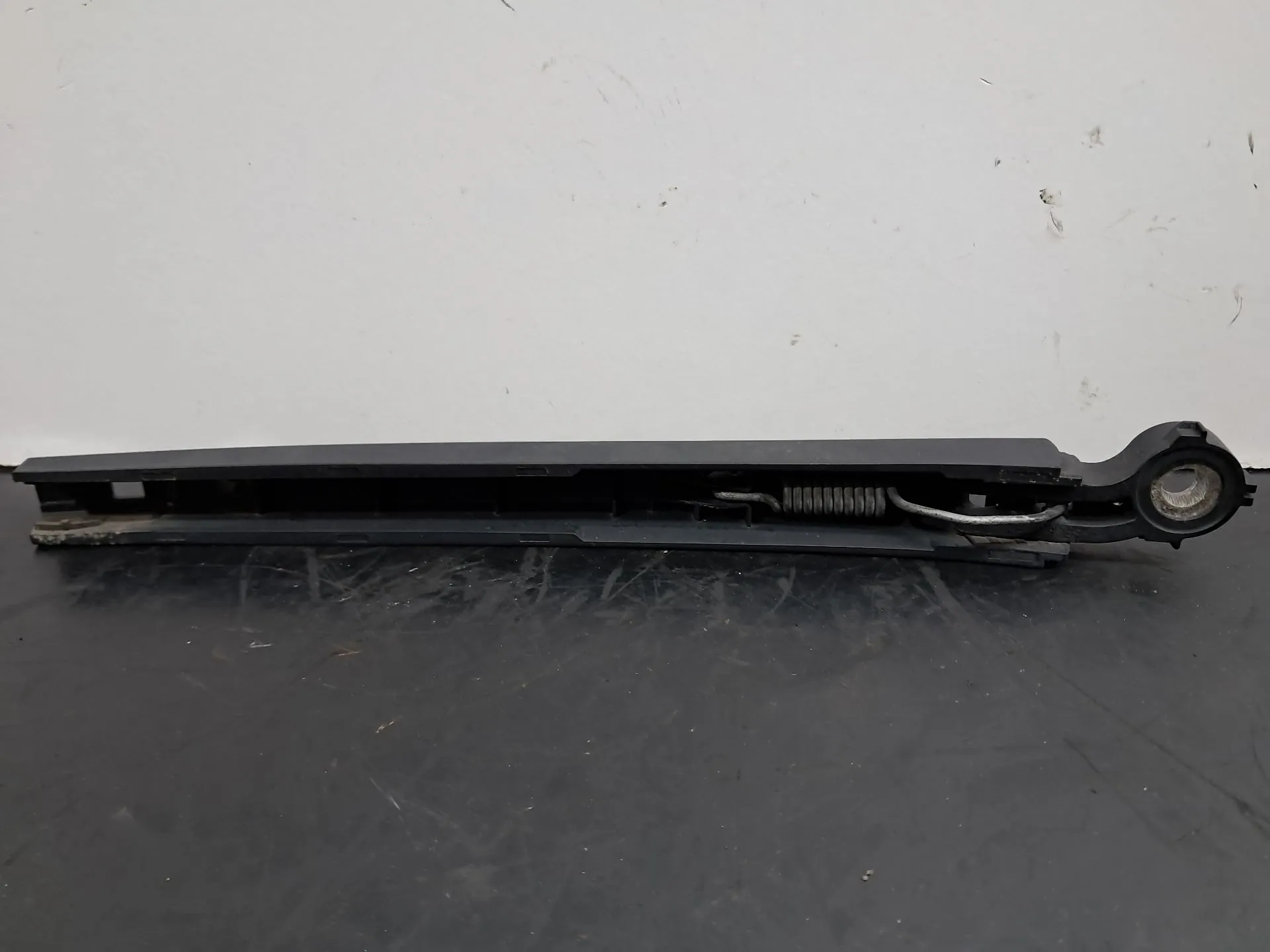 Rear wiper arm VOLKSWAGEN Tiguan (AD1, AX1) Imagem-2