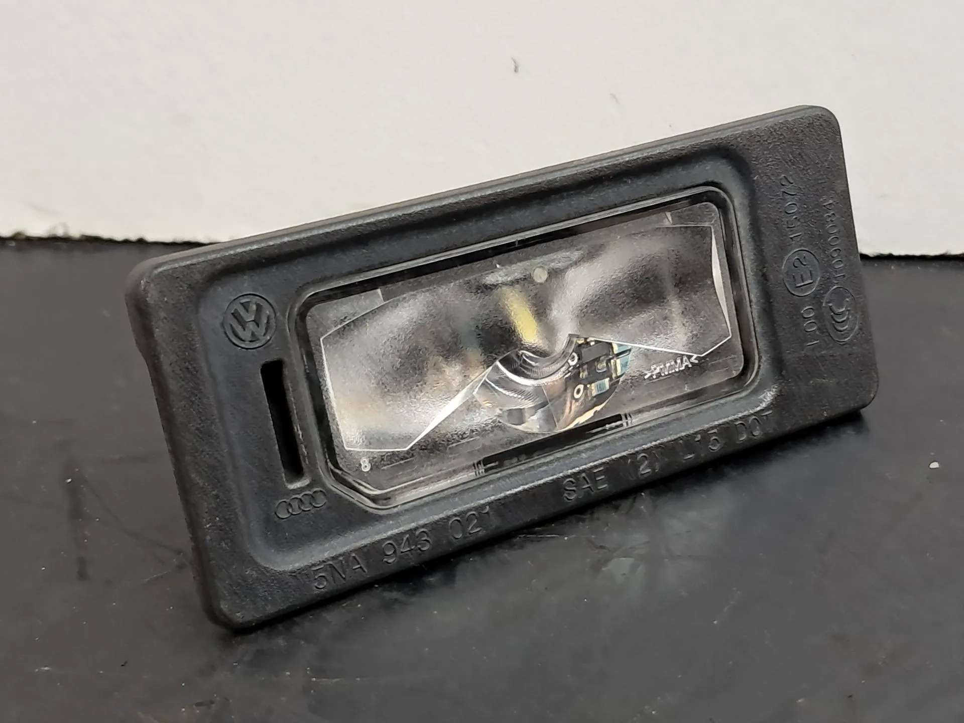 License plate light VOLKSWAGEN Tiguan (AD1, AX1)
