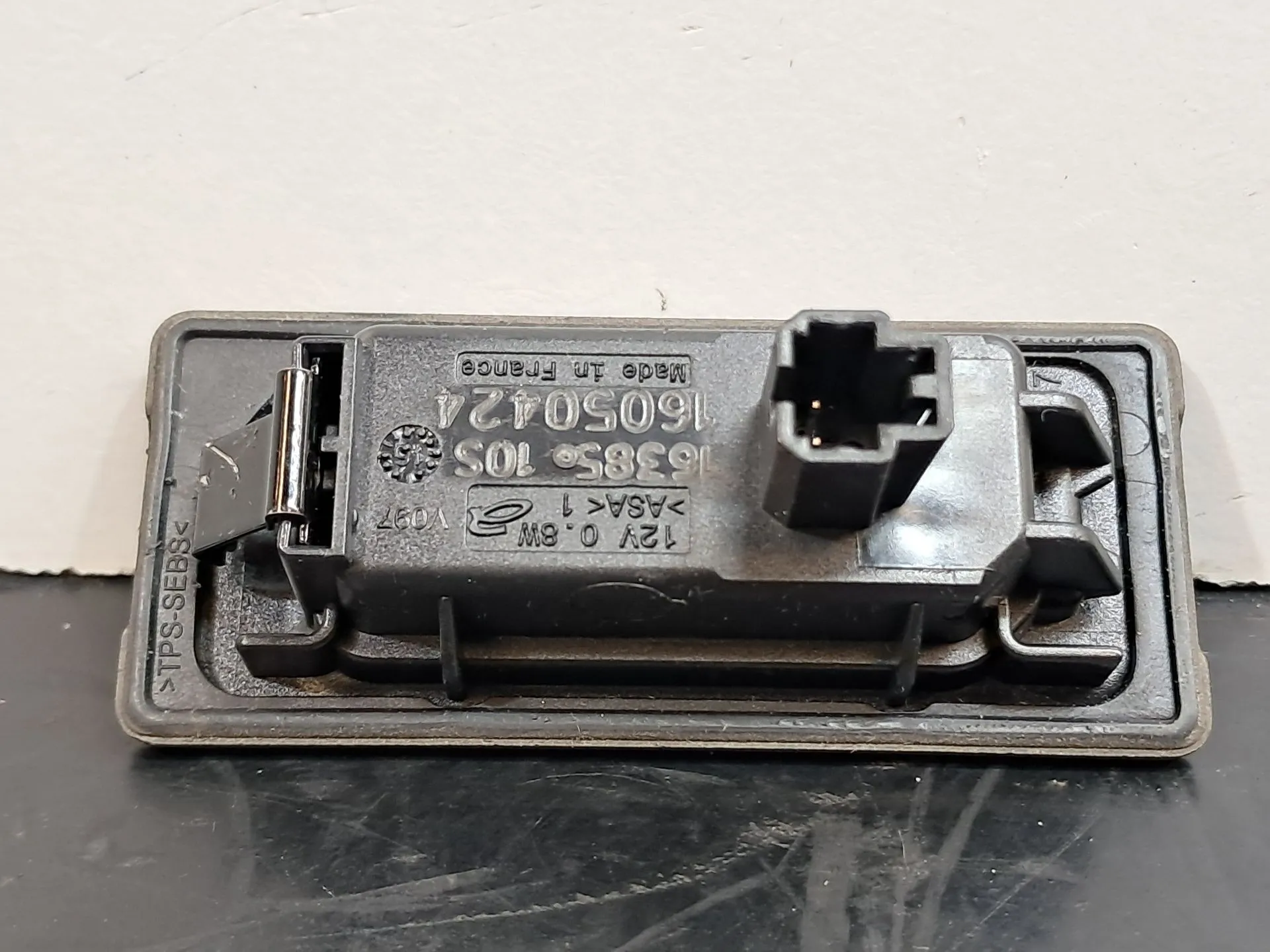 Feu de plaque VOLKSWAGEN Tiguan (AD1, AX1) Imagem-2