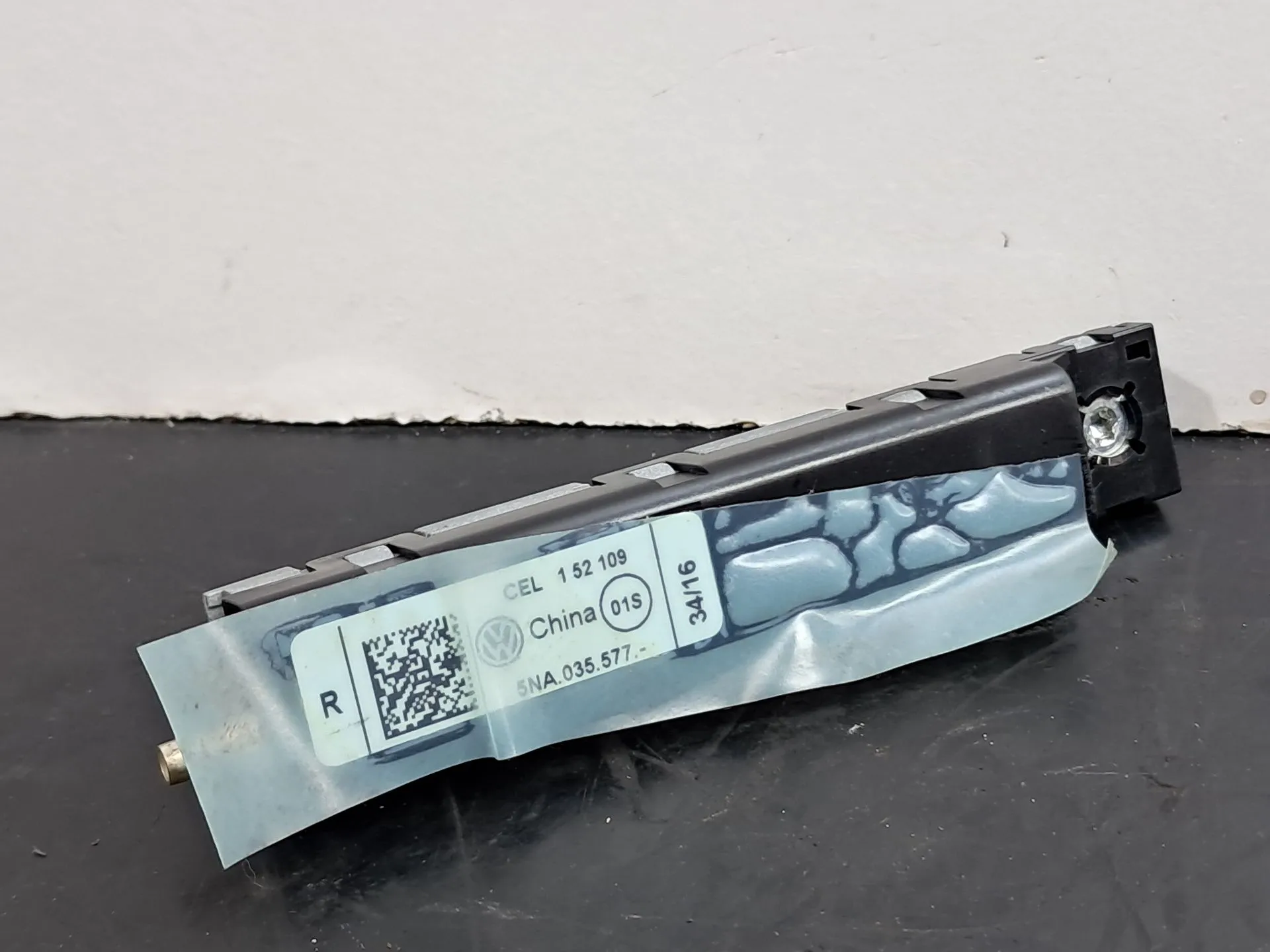Antenna Amplifier VOLKSWAGEN Tiguan (AD1, AX1)