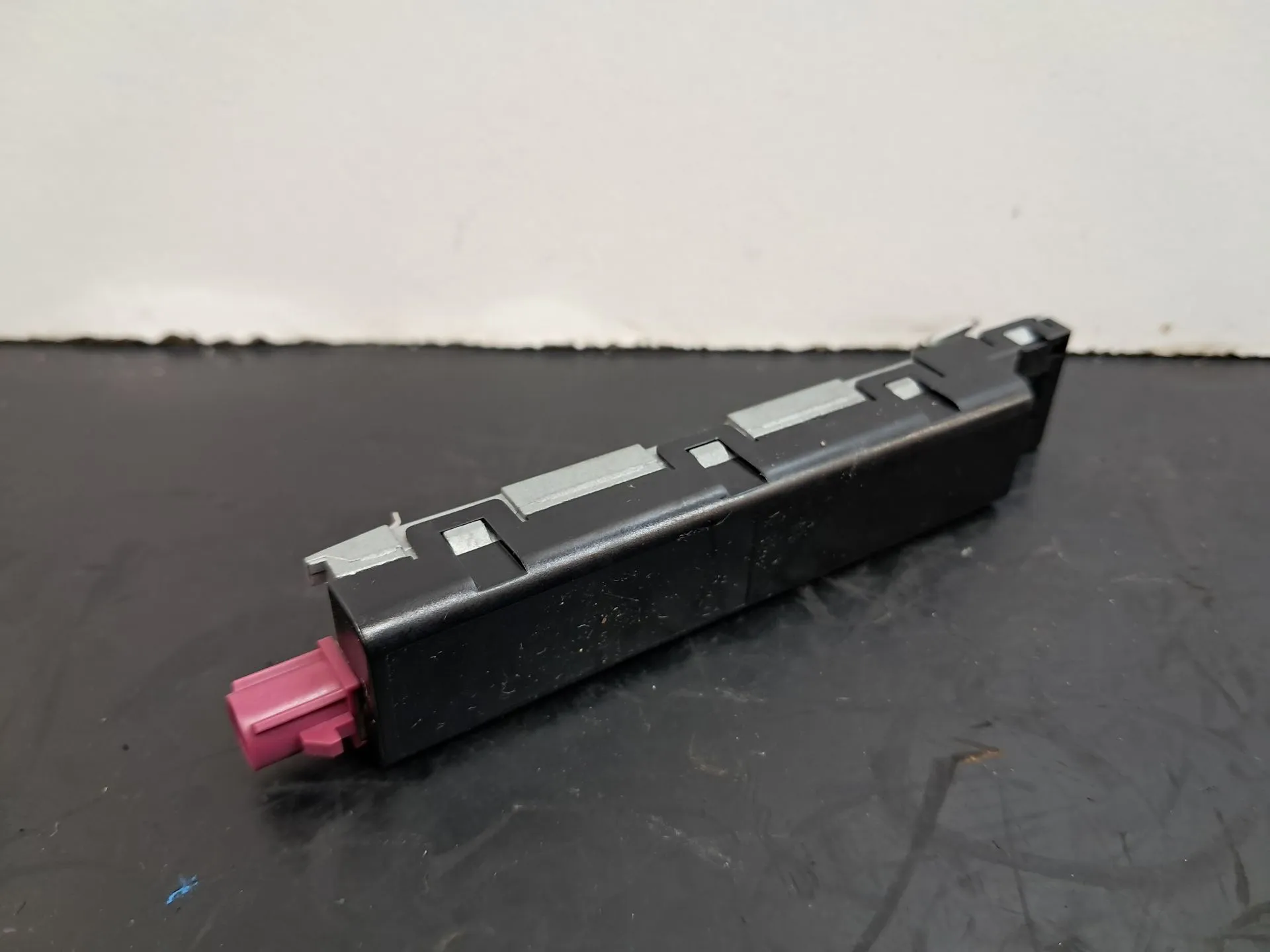 Antenna Amplifier VOLKSWAGEN Tiguan (AD1, AX1)