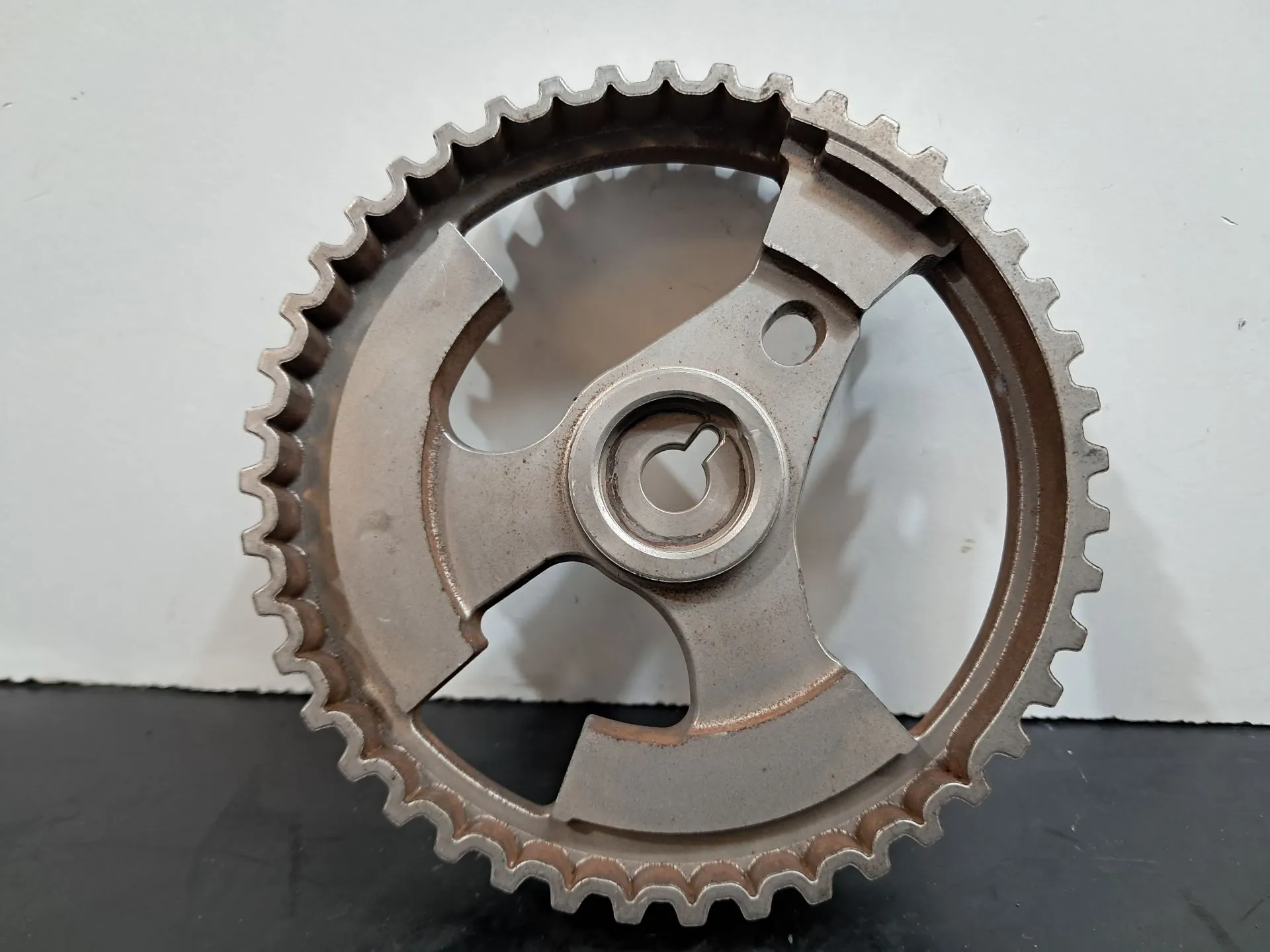 Crankshaft / Engine pulley  PEUGEOT 308 SW II Imagem-3