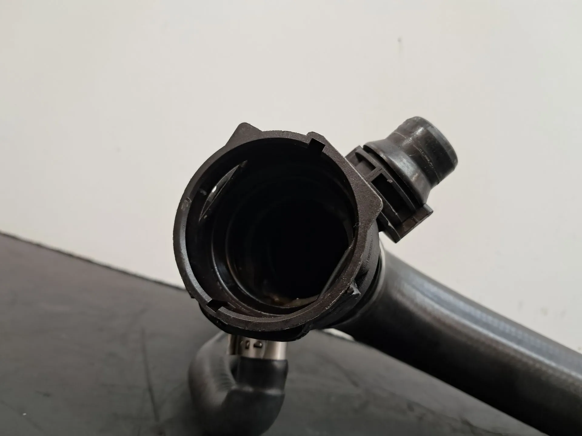 Tubo da água BMW 1 (E87) Imagem-1
