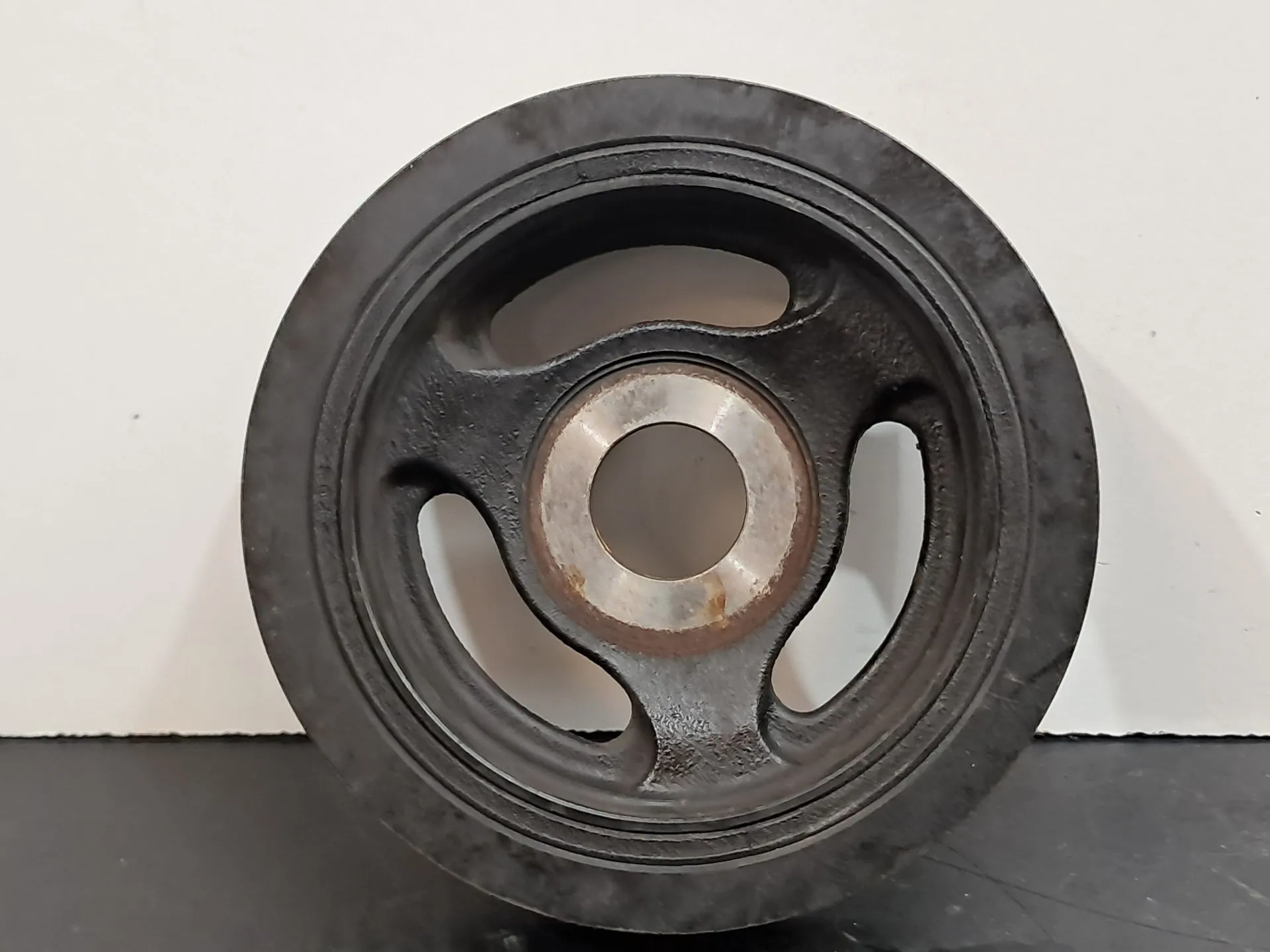 Crankshaft / Engine pulley  PEUGEOT 307 SW (3H) Imagem-1