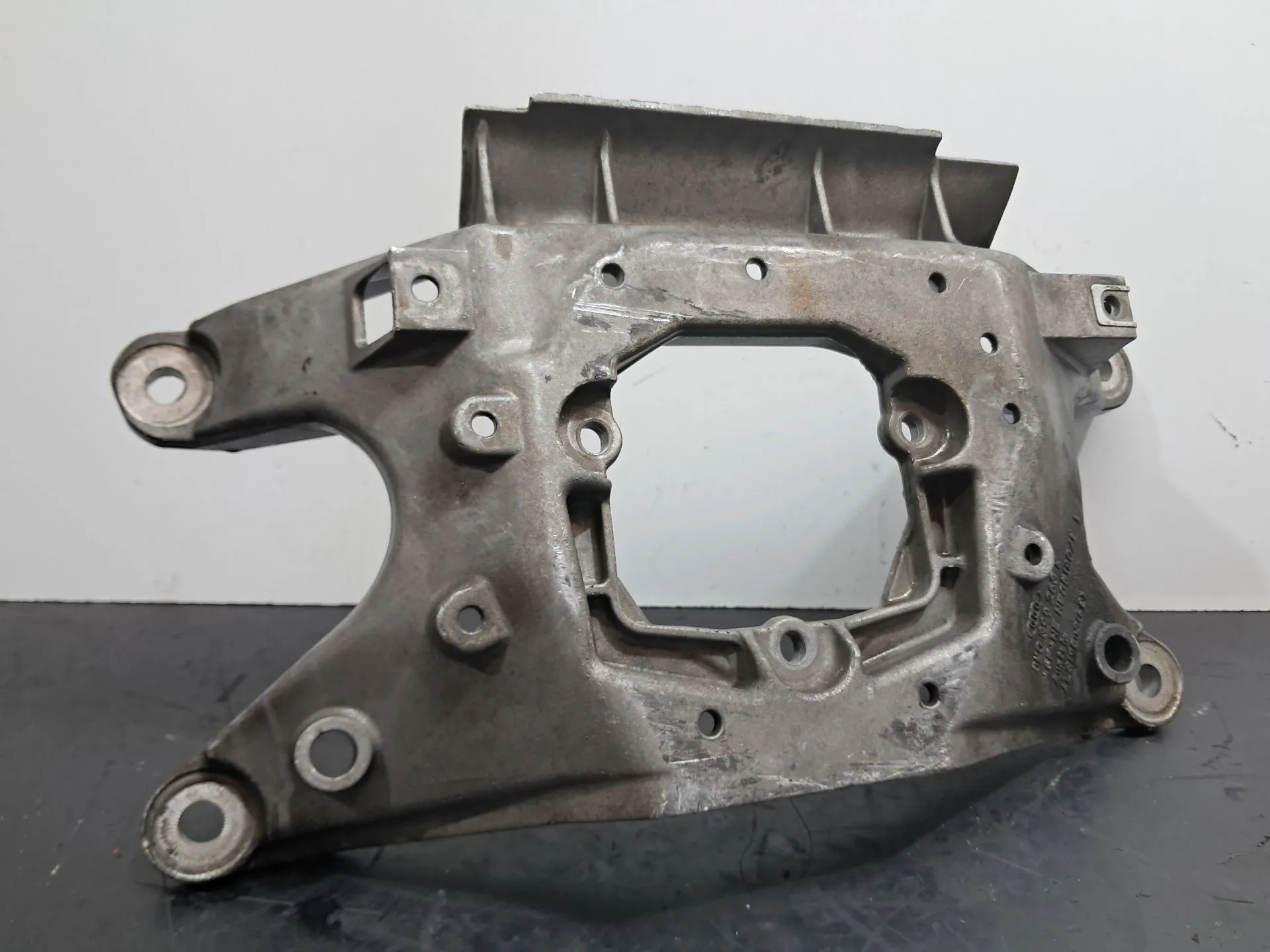 Box Support AUDI A4 (8K2, B8)