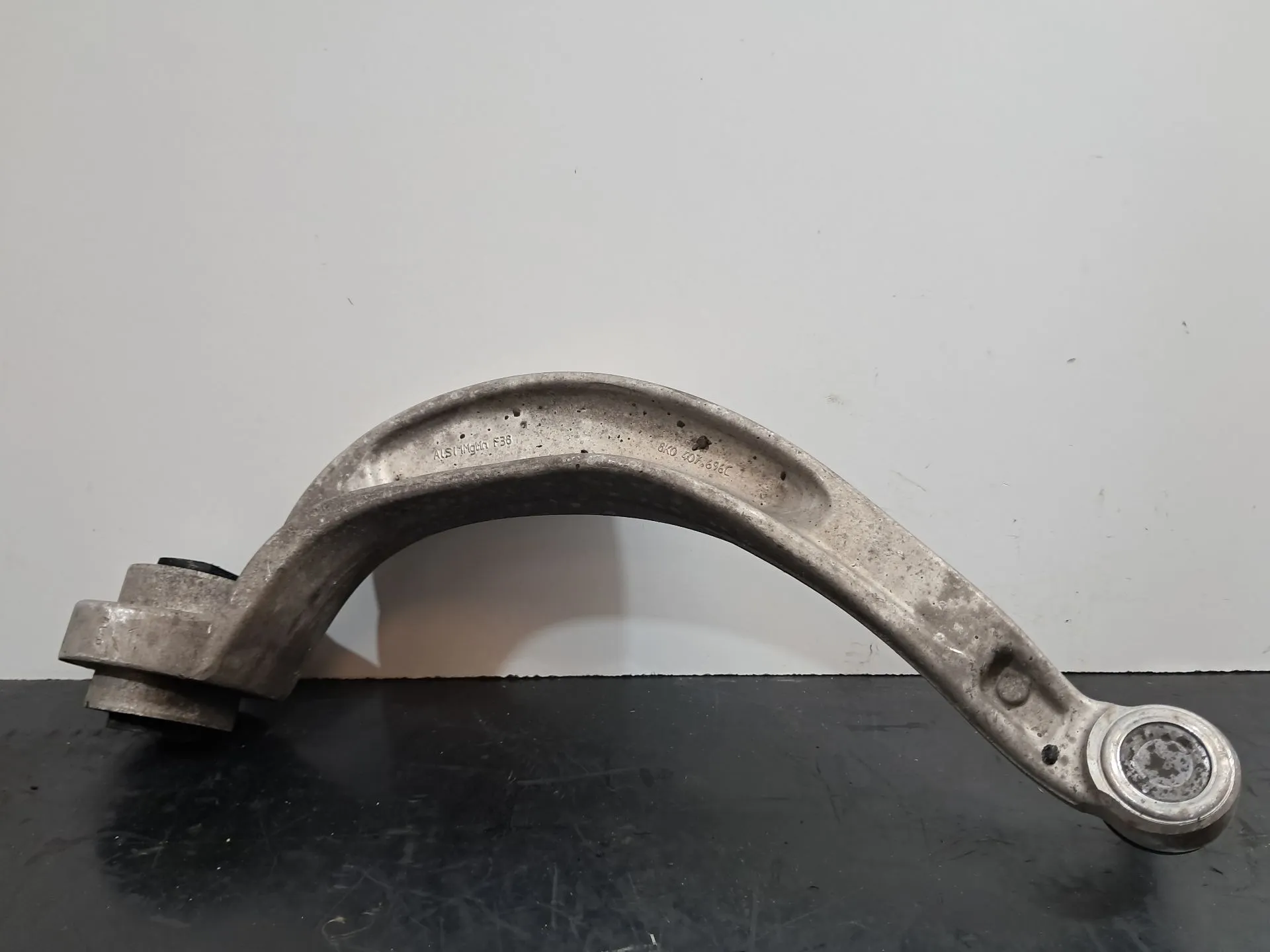 Right front suspension arm AUDI A4 (8K2, B8)