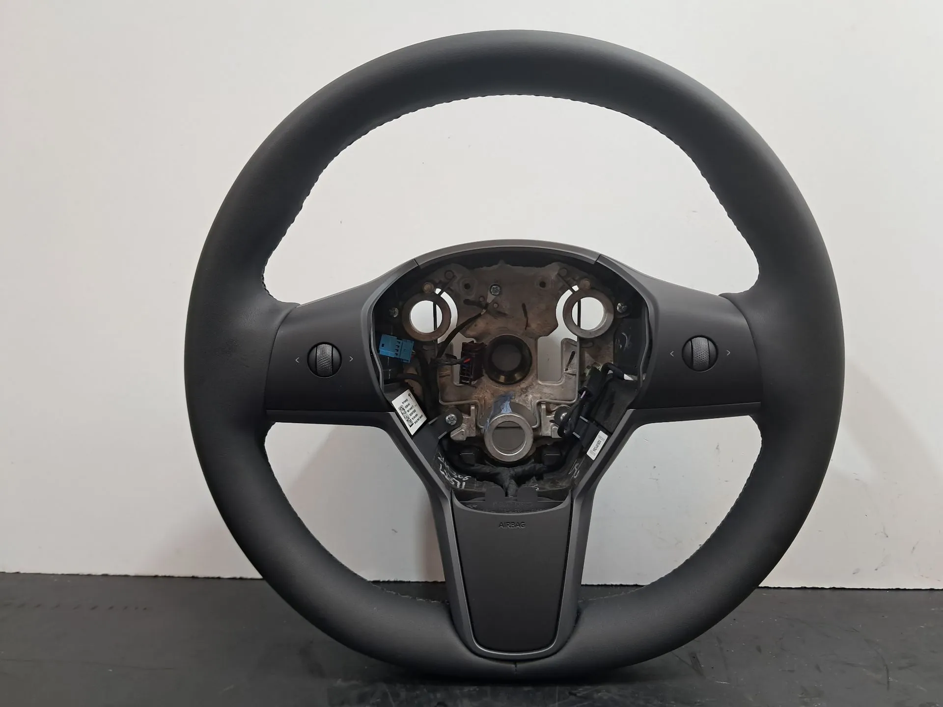 Volante TESLA Model Y (5YJY)