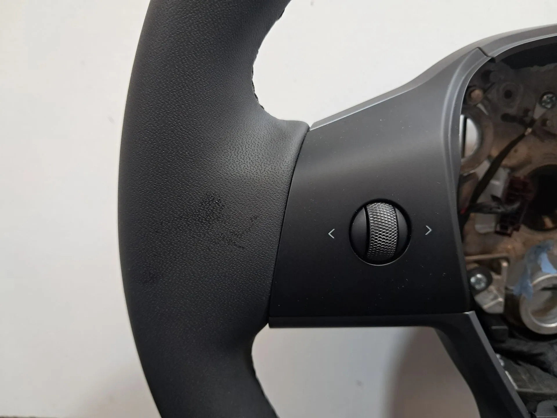 Volante TESLA Model Y (5YJY) Imagem-3