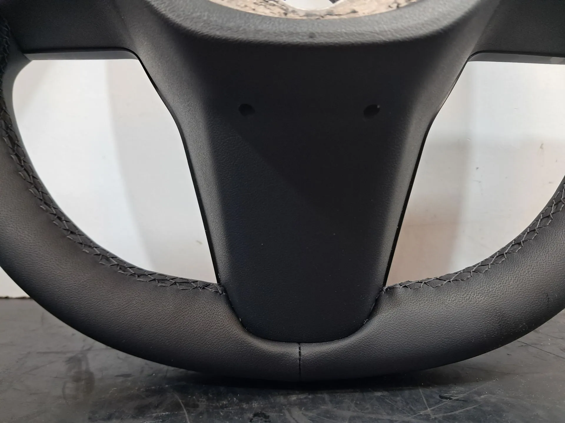 Volante TESLA Model Y (5YJY) Imagem-15