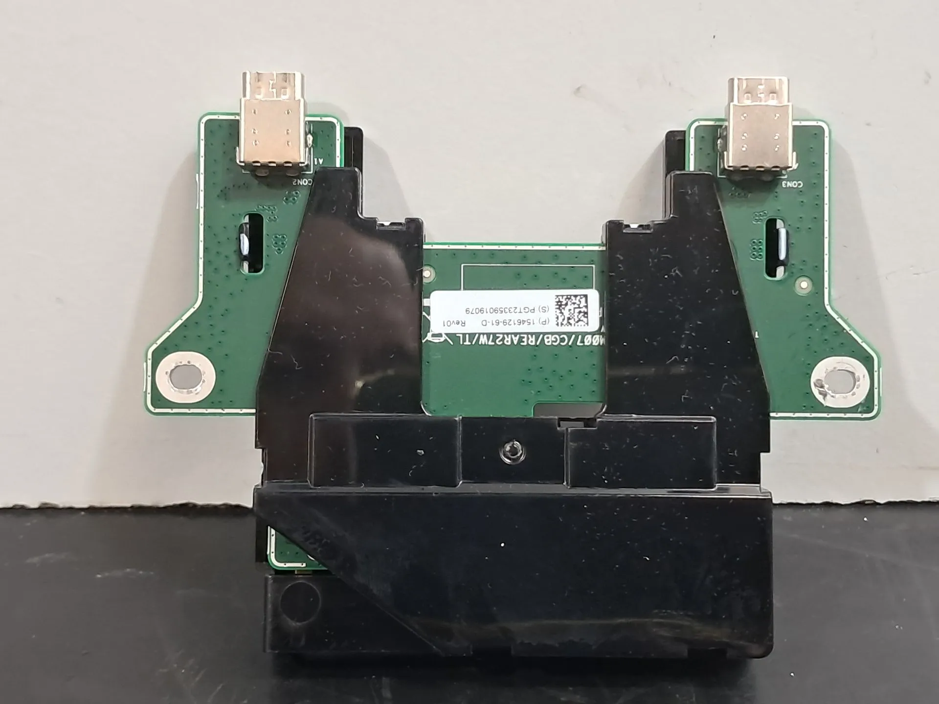 Módulo USB / AUX / IPOD TESLA Model Y (5YJY) Imagem-2