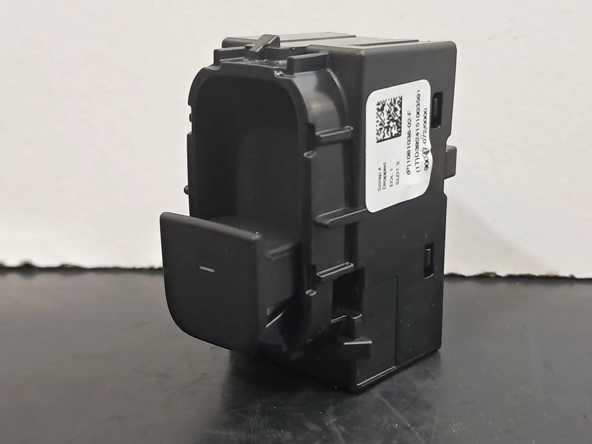 Comando / botão / interruptor vidros trás direito TESLA Model Y (5YJY)