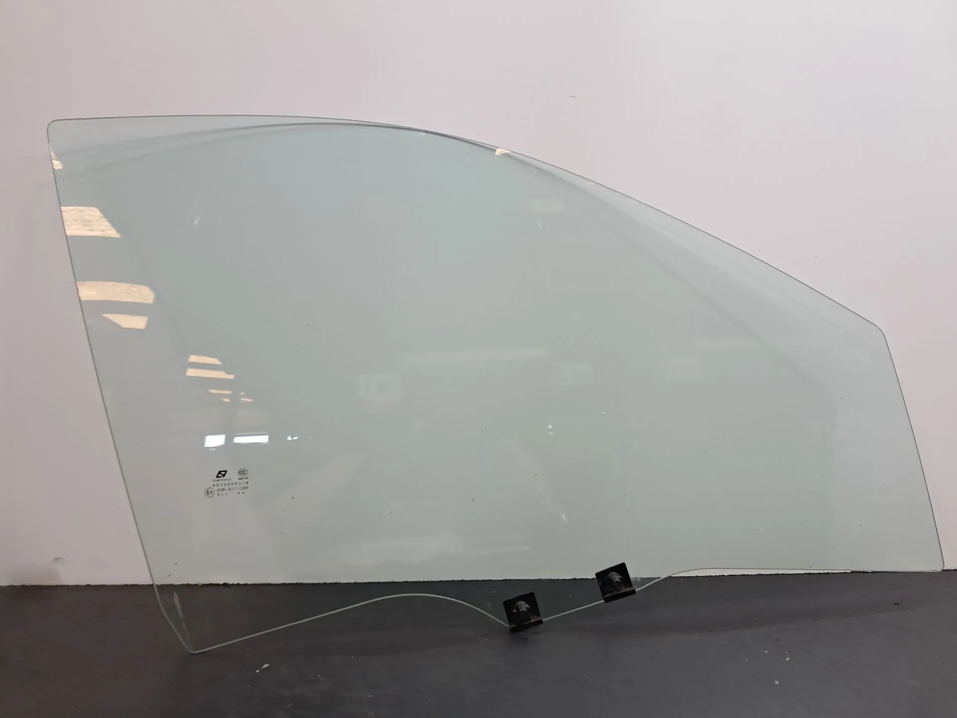 Vitre porte avant Droite DACIA Spring