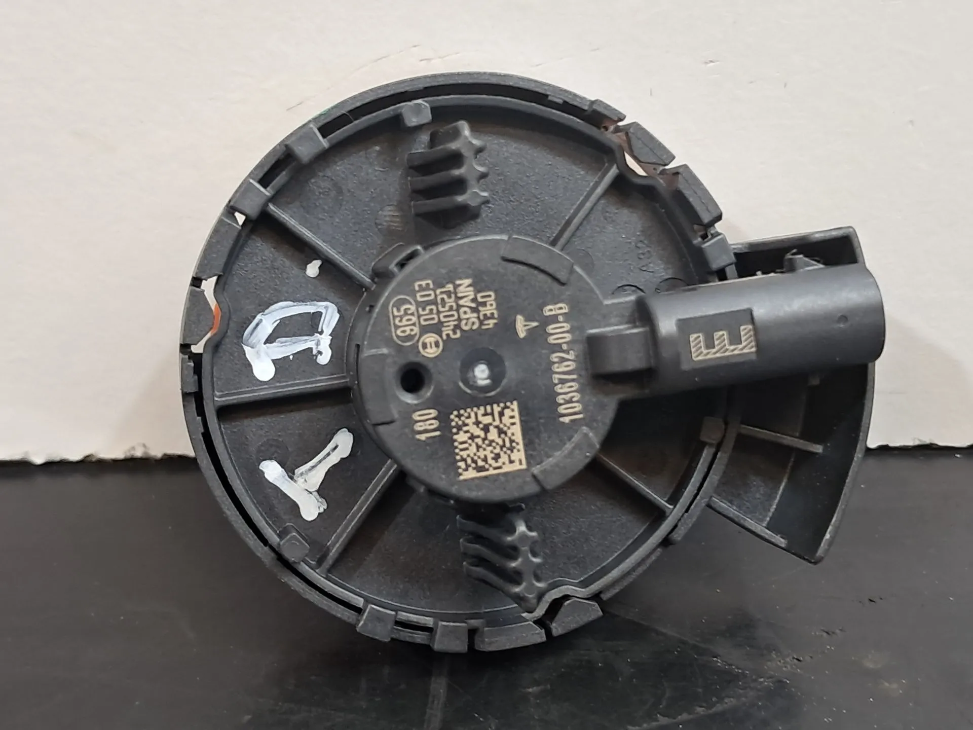 Sensor airbag Trasero Derecho TESLA Model Y (5YJY) Imagem-1