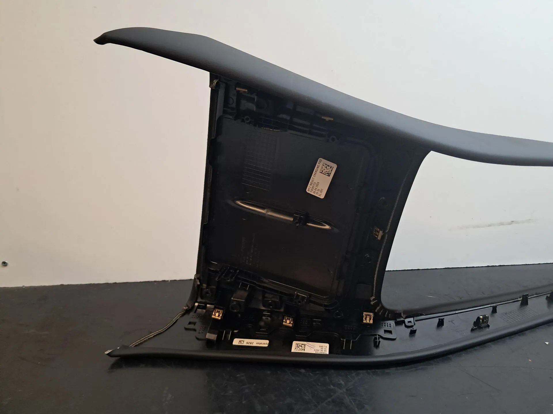 Consola central TESLA Model Y (5YJY) Imagem-5
