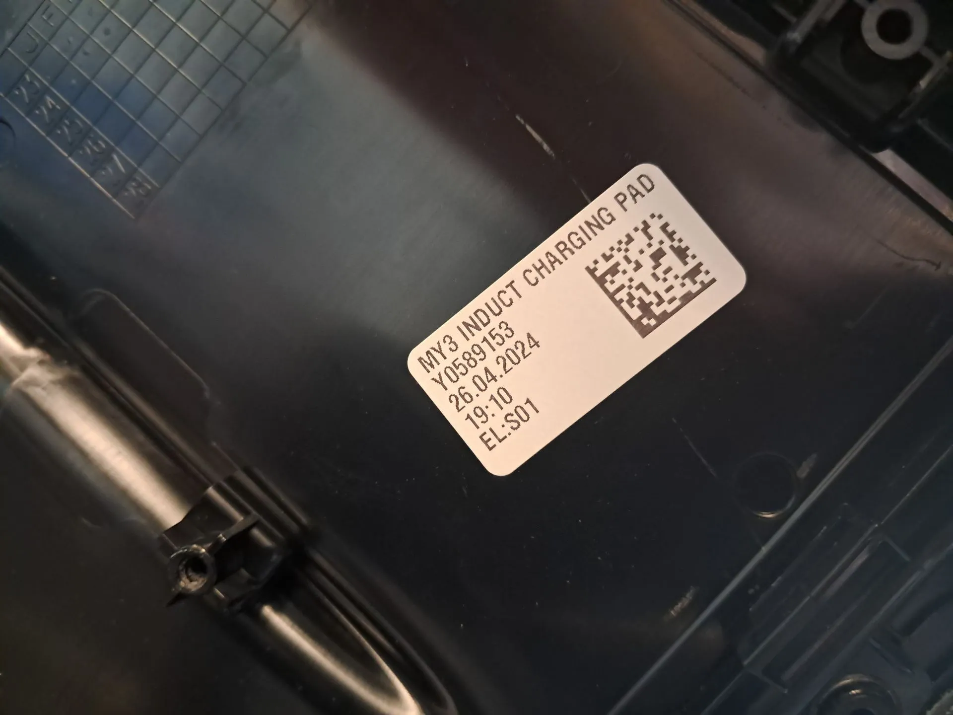 Consola central TESLA Model Y (5YJY) Imagem-8