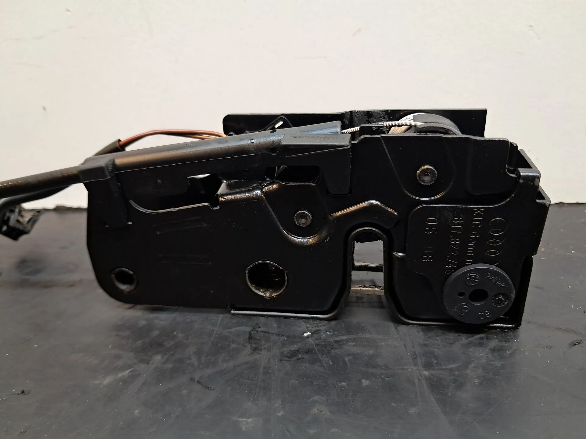 Hood Lock /Latch AUDI A4 (8K2, B8) Imagem-1