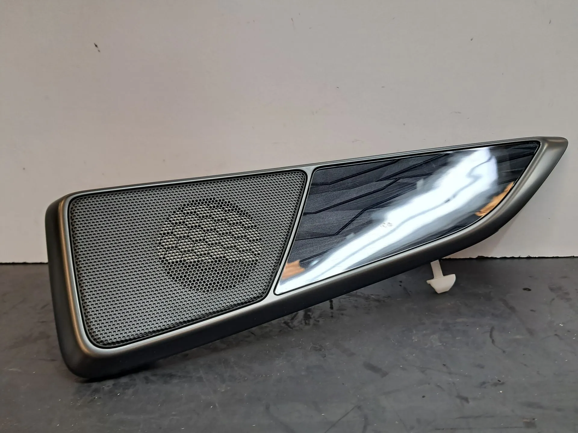 Friso da porta trás direito LEXUS NX II (_A2_, _H2_)