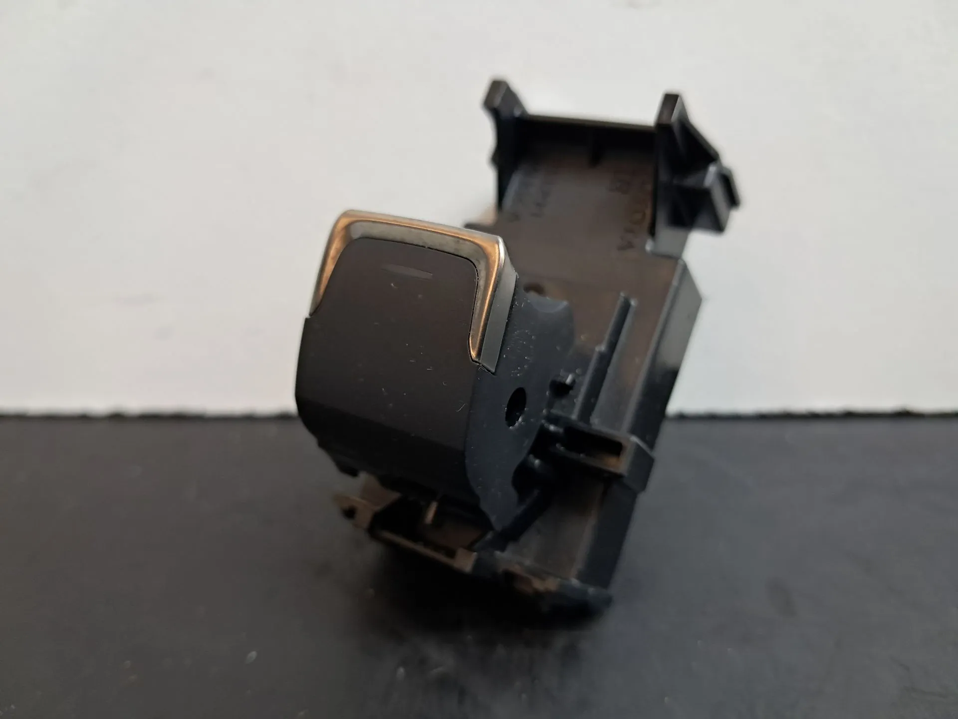 Comando / botão / interruptor vidros trás direito LEXUS NX II (_A2_, _H2_)