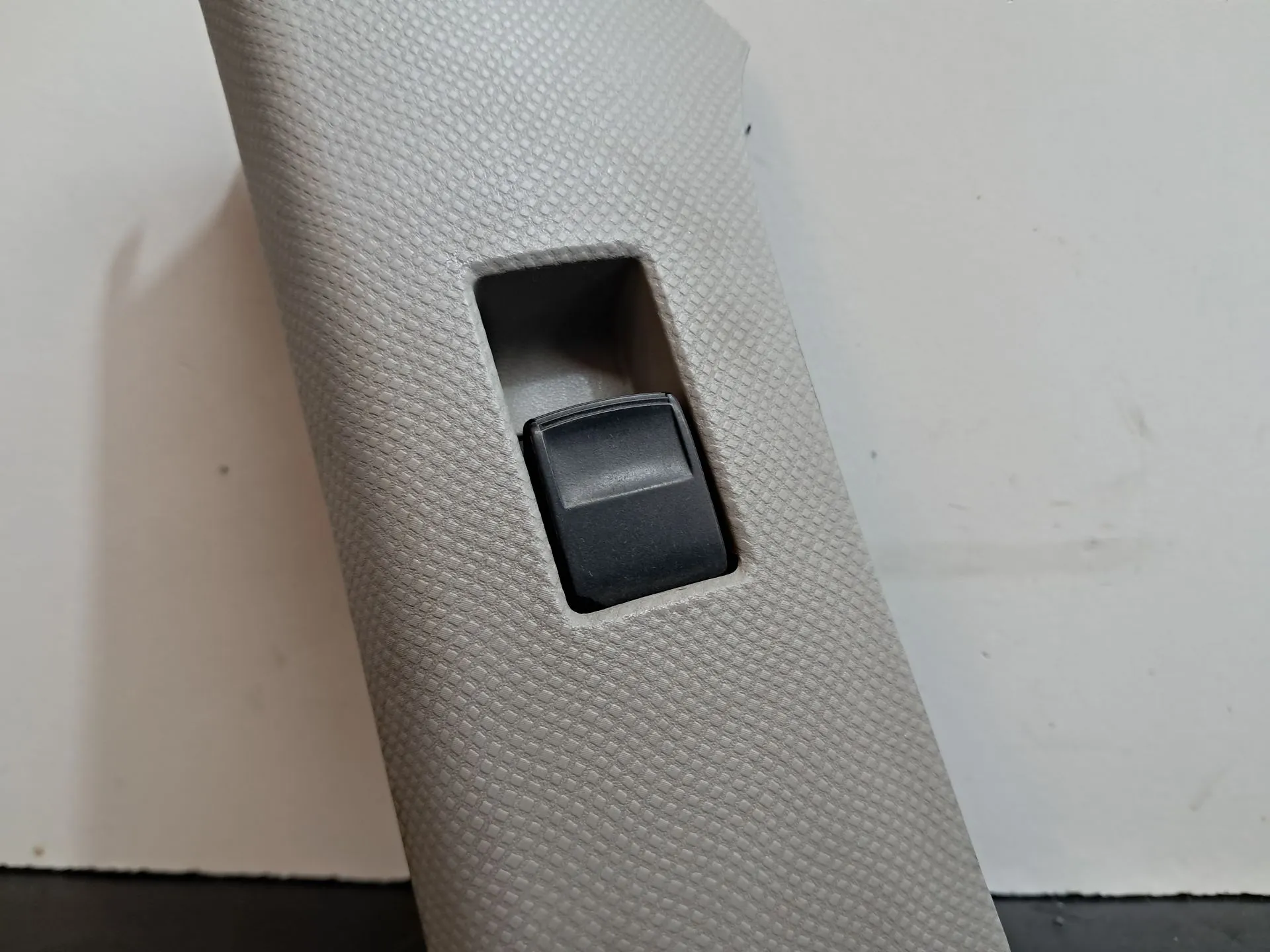 Right Front window control TOYOTA Yaris (_P9_) Imagem-2