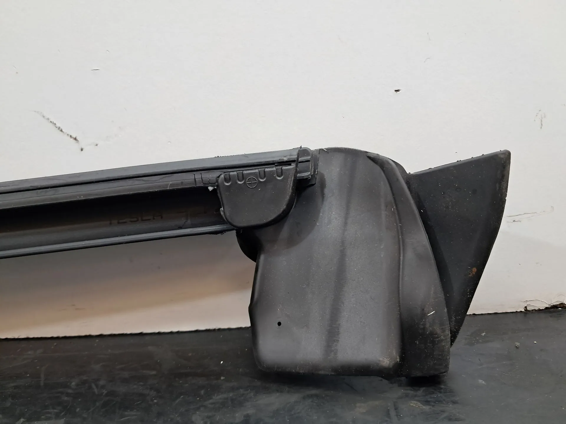 Raspador Vidrio de Puerta Delantera Derecha TESLA Model Y (5YJY) Imagem-5
