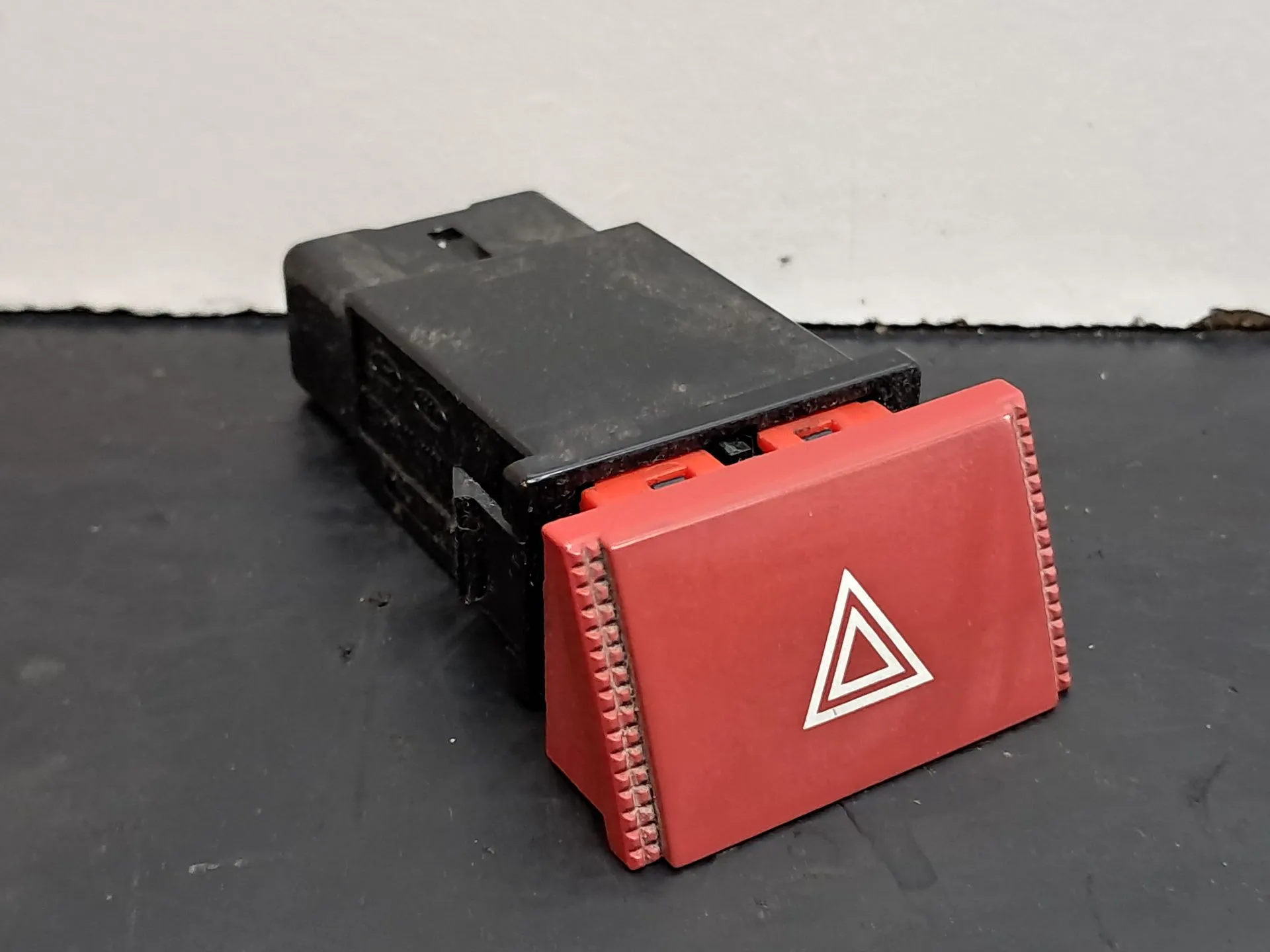 Pulsanti luci di emergenza HYUNDAI Getz (TB)