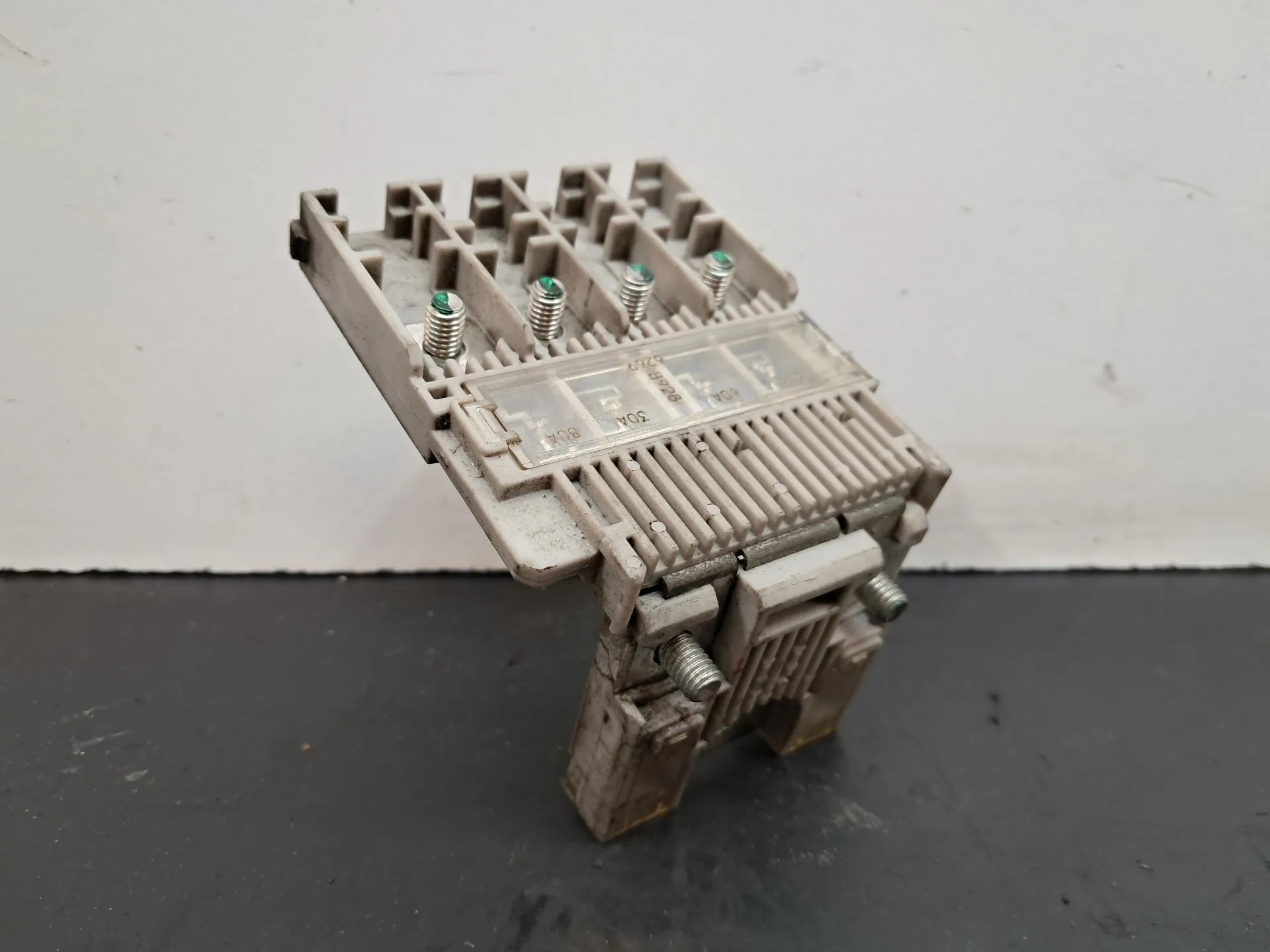 Caixa fusíveis da bateria MITSUBISHI Outlander II (CW_W)