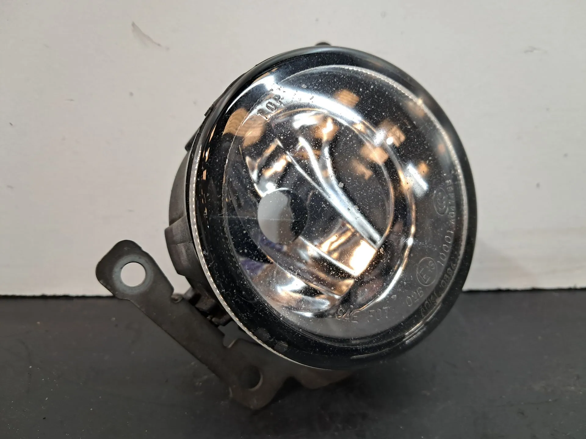 Farol nevoeiro frente direito MITSUBISHI Outlander II (CW_W)