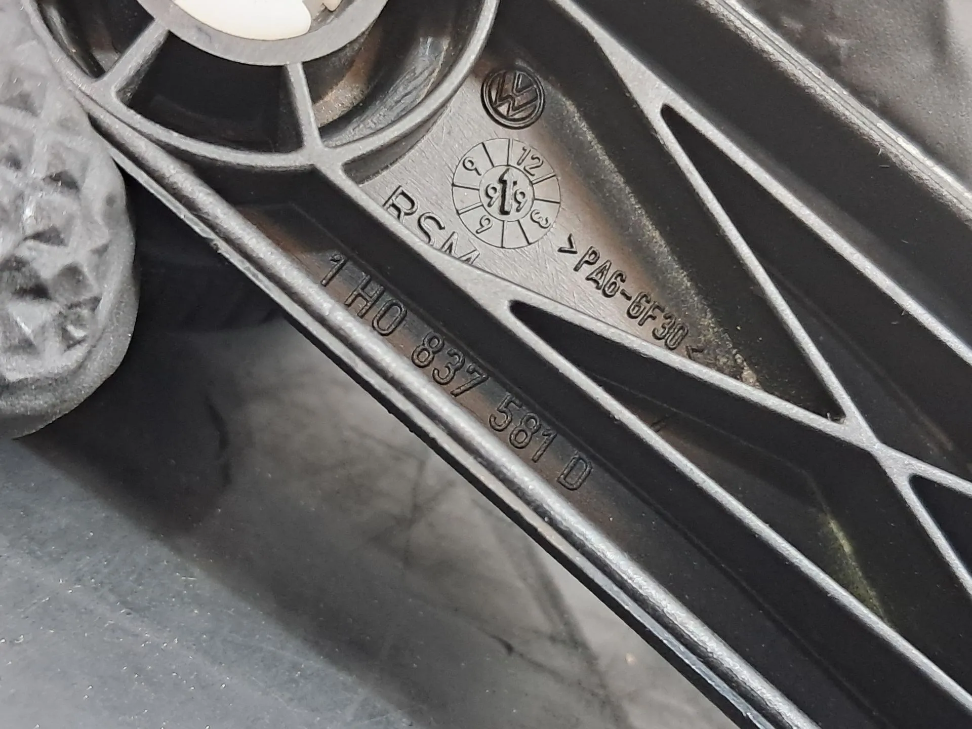 Manivelle de vitre arrière gauche SEAT Toledo II (1M2) Imagem-2