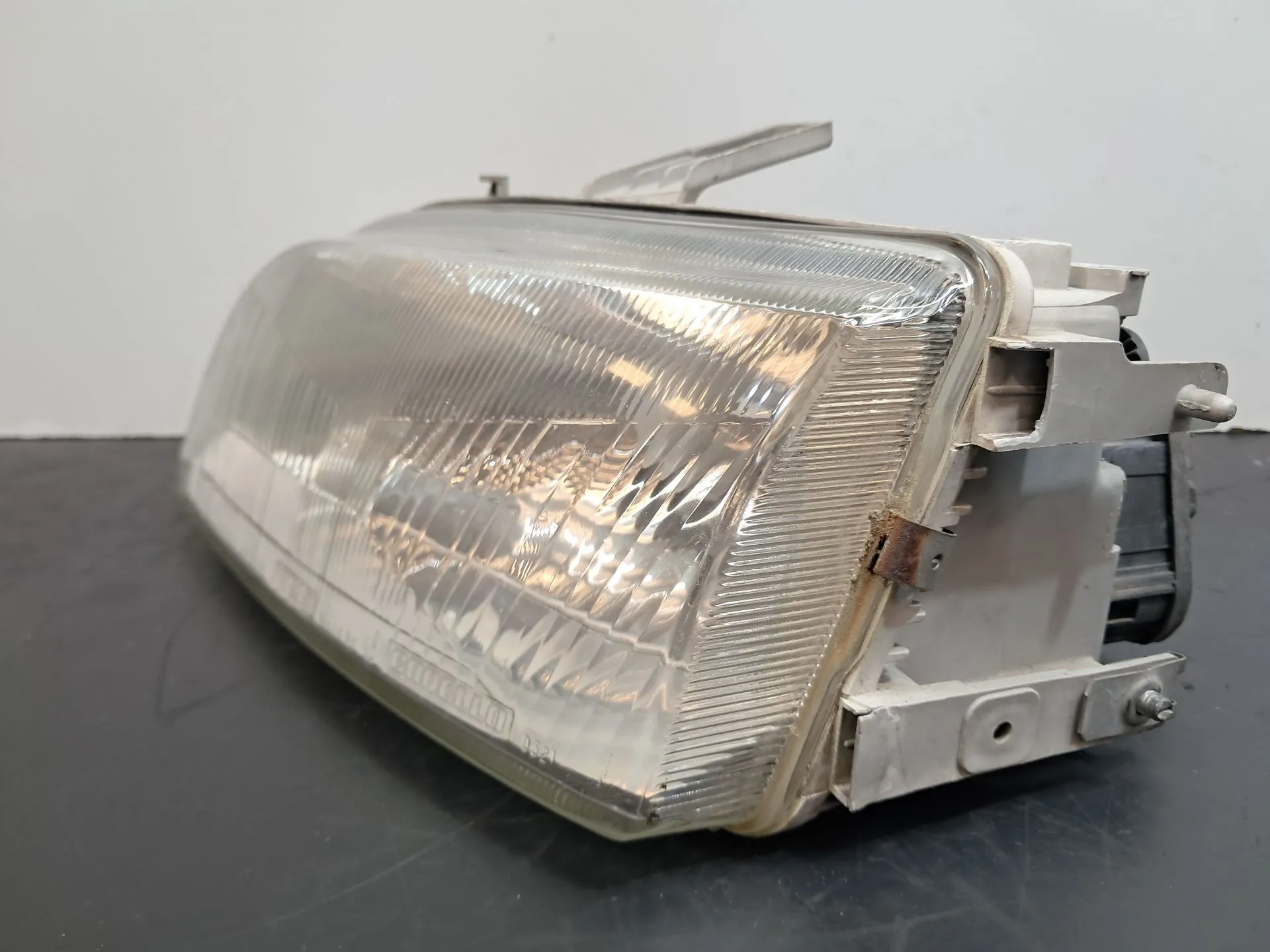 Ótica / farol esquerda FIAT Punto (176_) Imagem-2