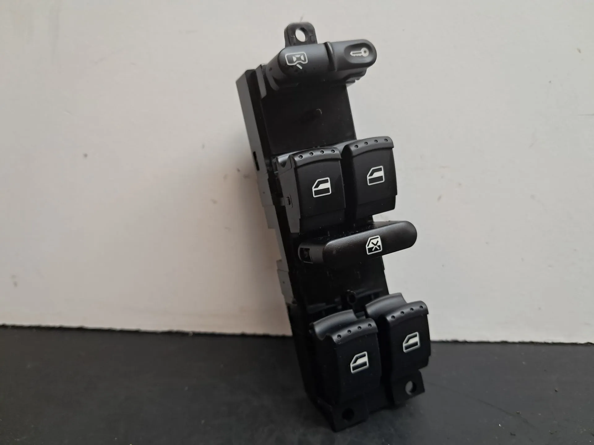 Left Front window control VOLKSWAGEN Golf IV (1J1)