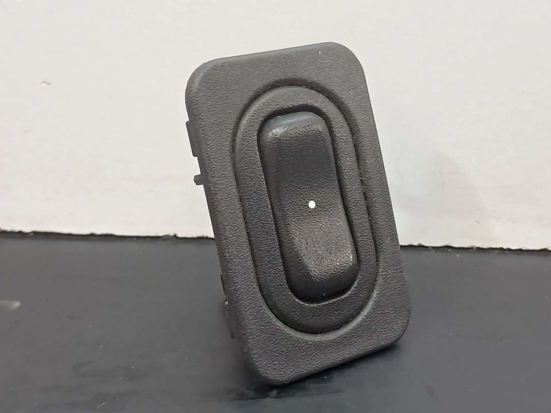 Comando / interruttore alzacristallo anteriore destro OPEL Corsa C