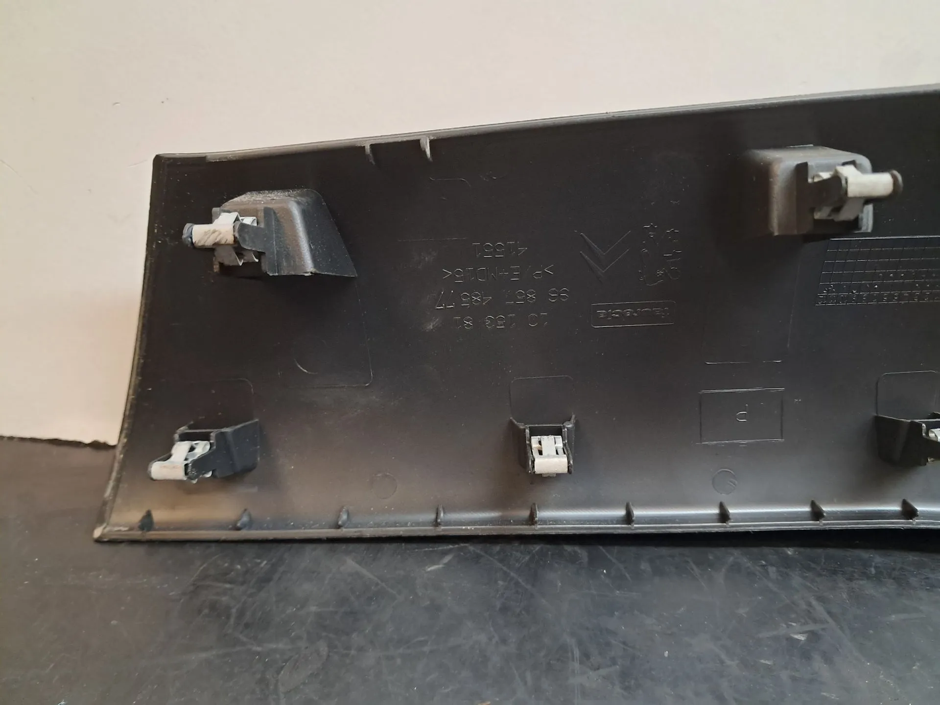 Cornice console centrale / radio / anello CITROËN C3 II (SC_) Imagem-7