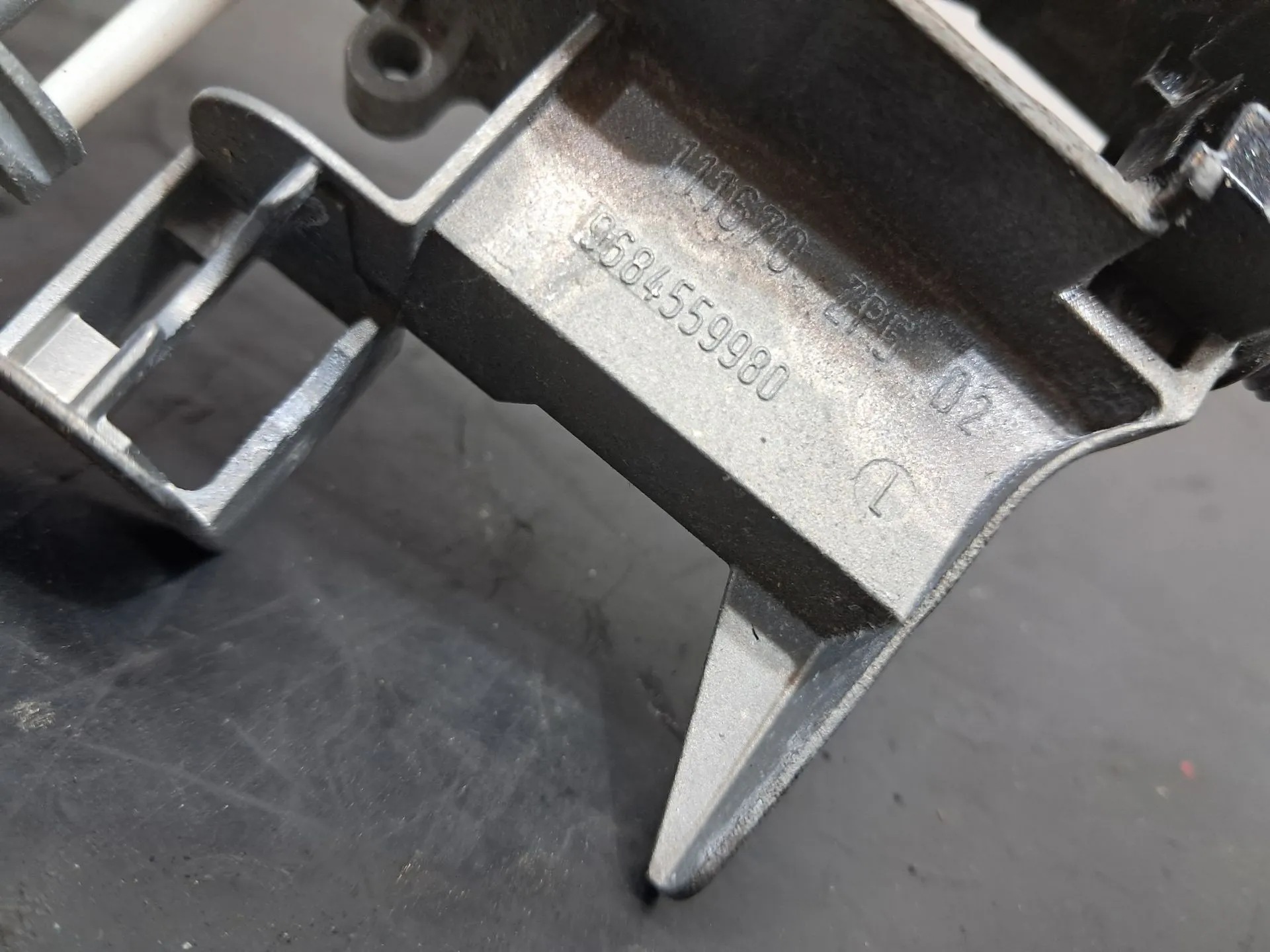 Right rear door handle support CITROËN C3 II (SC_) Imagem-3