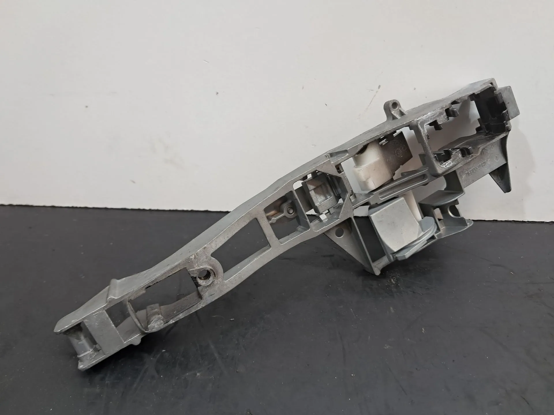 Support poignée porte avant Droite CITROËN C3 II (SC_)