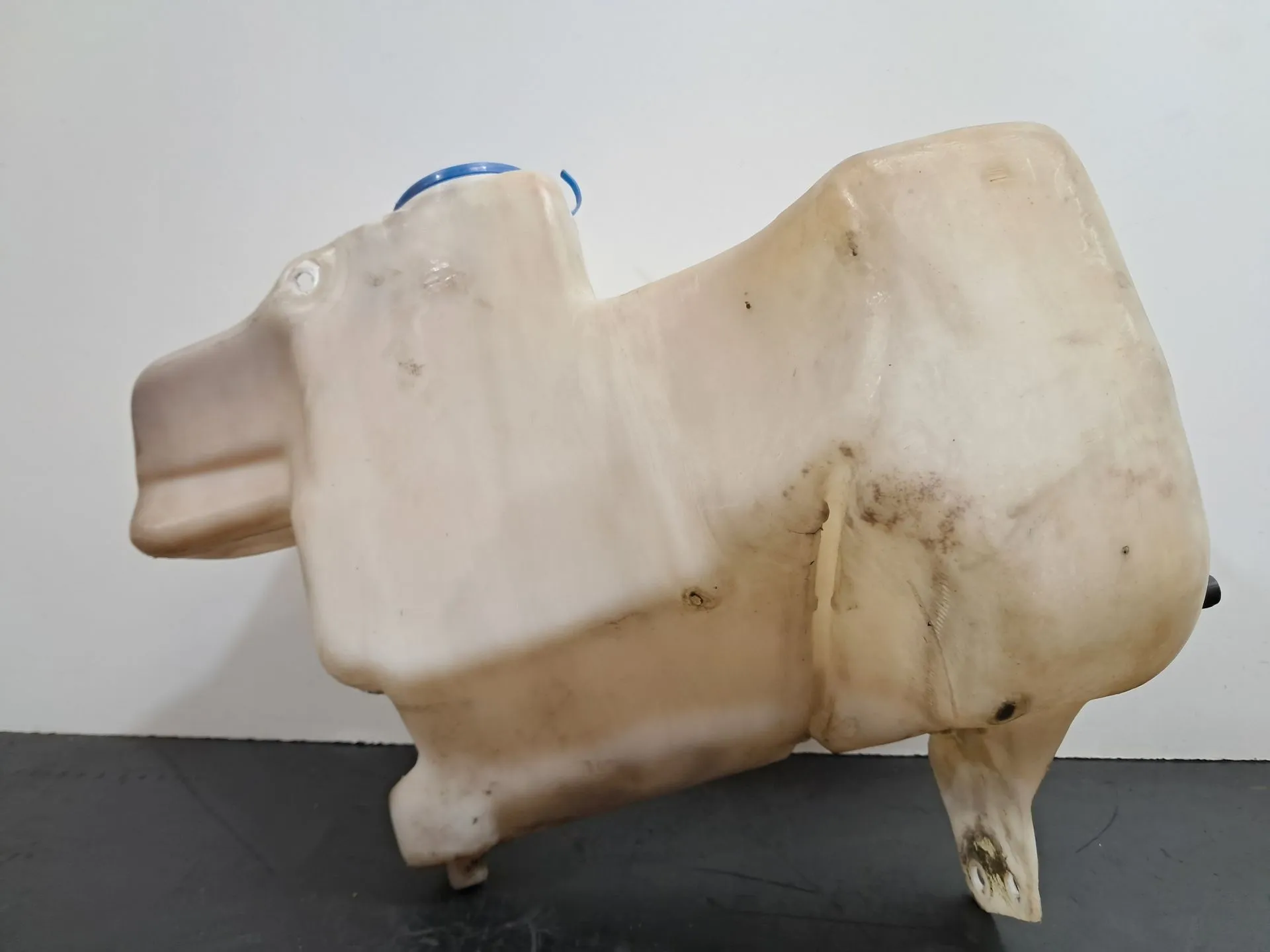 Windshield washer tank MERCEDES-BENZ Vito Combi (638) Imagem-2