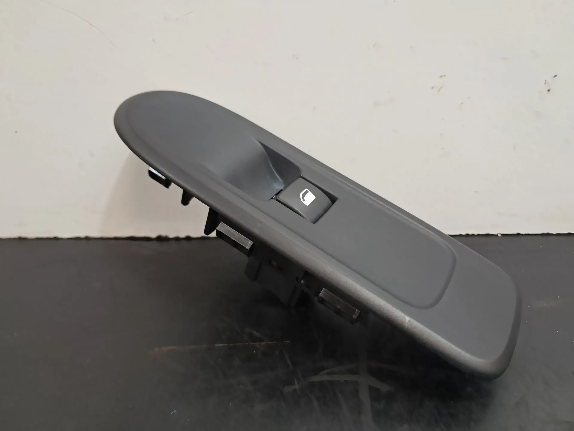 Commande / interrupteur lève-vitre Avant Droite CITROËN C3 II (SC_)