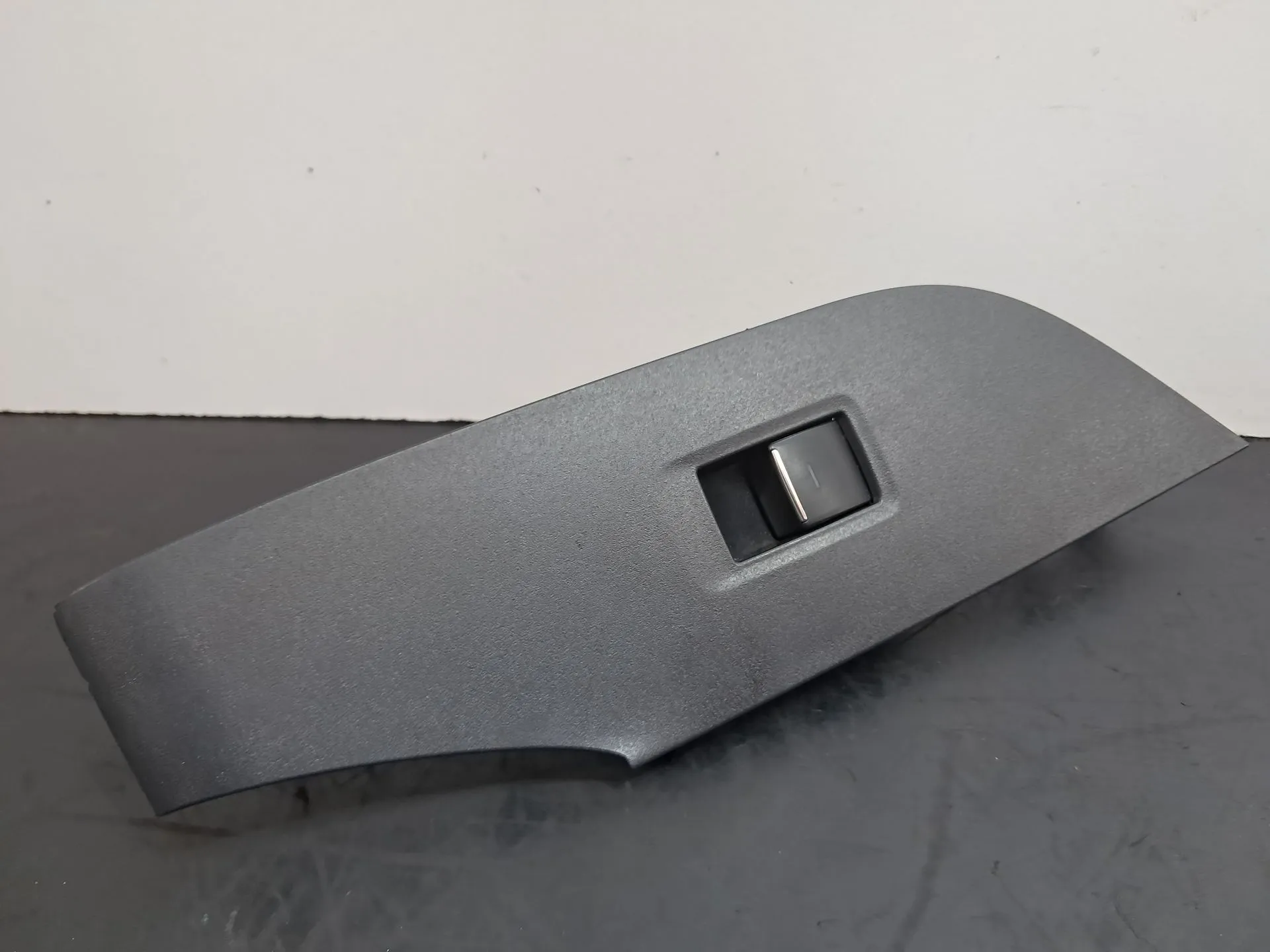 Commande / interrupteur lève-vitre Avant Droite TOYOTA RAV4 V (_A5_, _H5_)