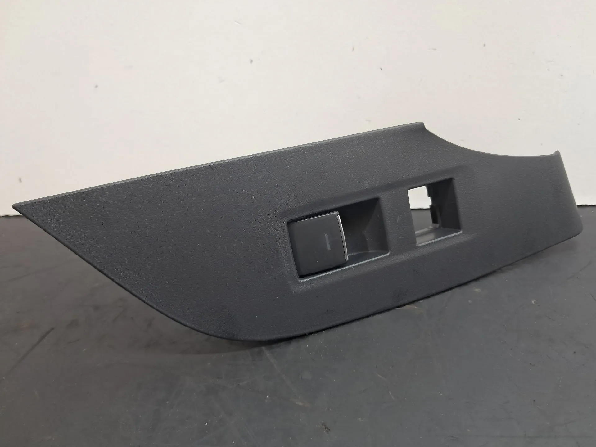 Commande / interrupteur lève-vitre Arrière Droite TOYOTA RAV4 V (_A5_, _H5_)